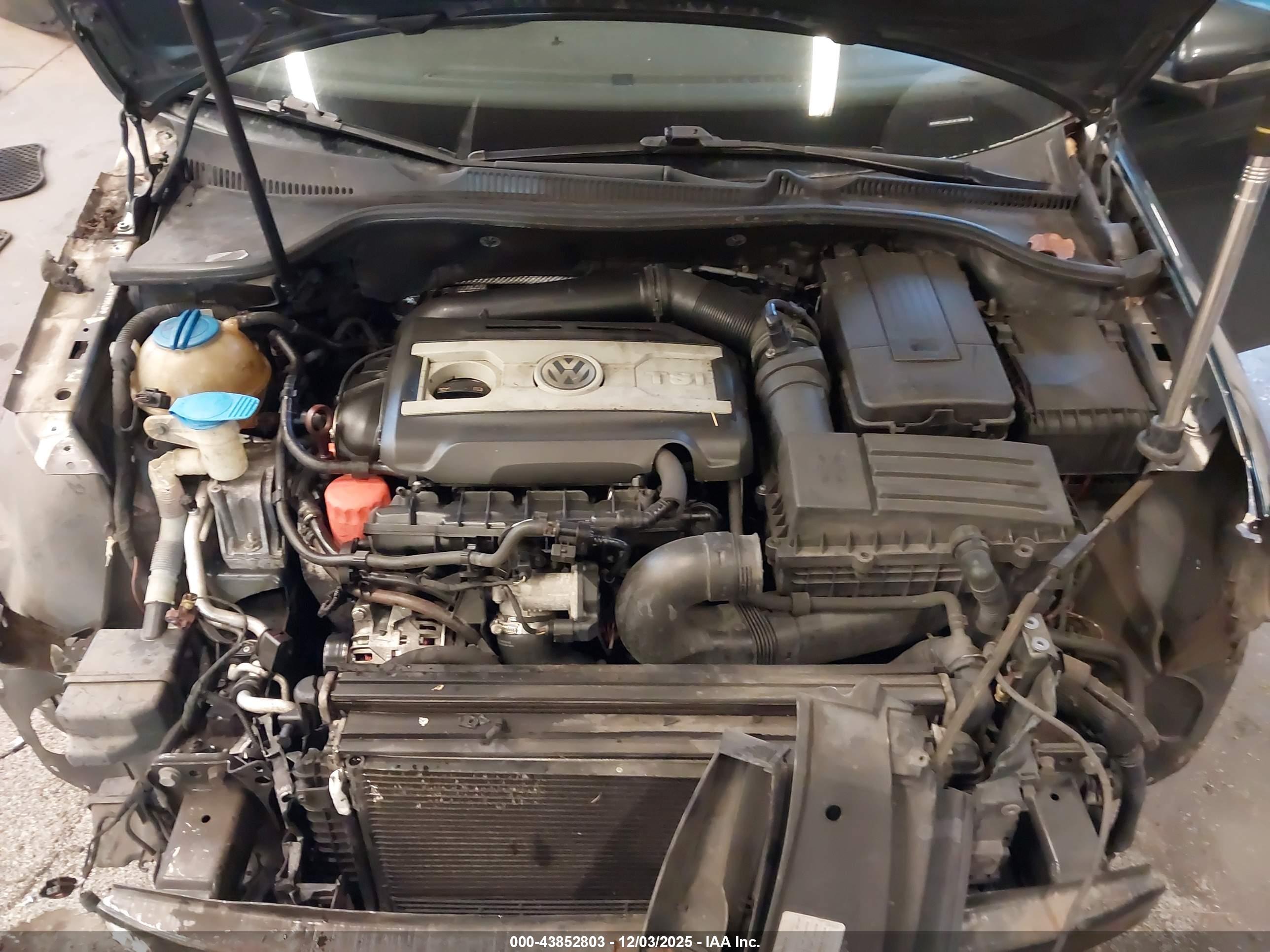 VOLKSWAGEN GTI image 10