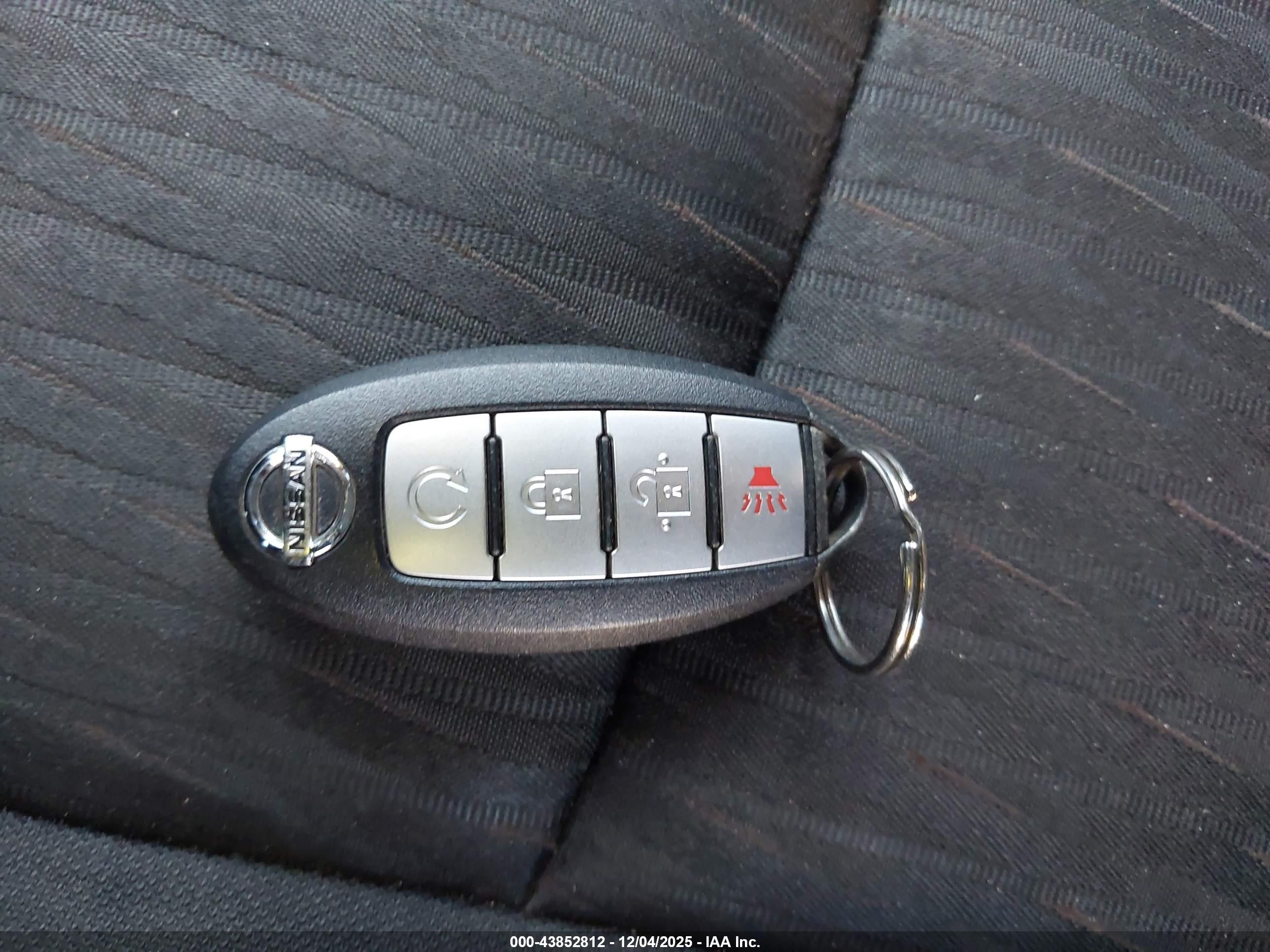 NISSAN ROGUE image 11