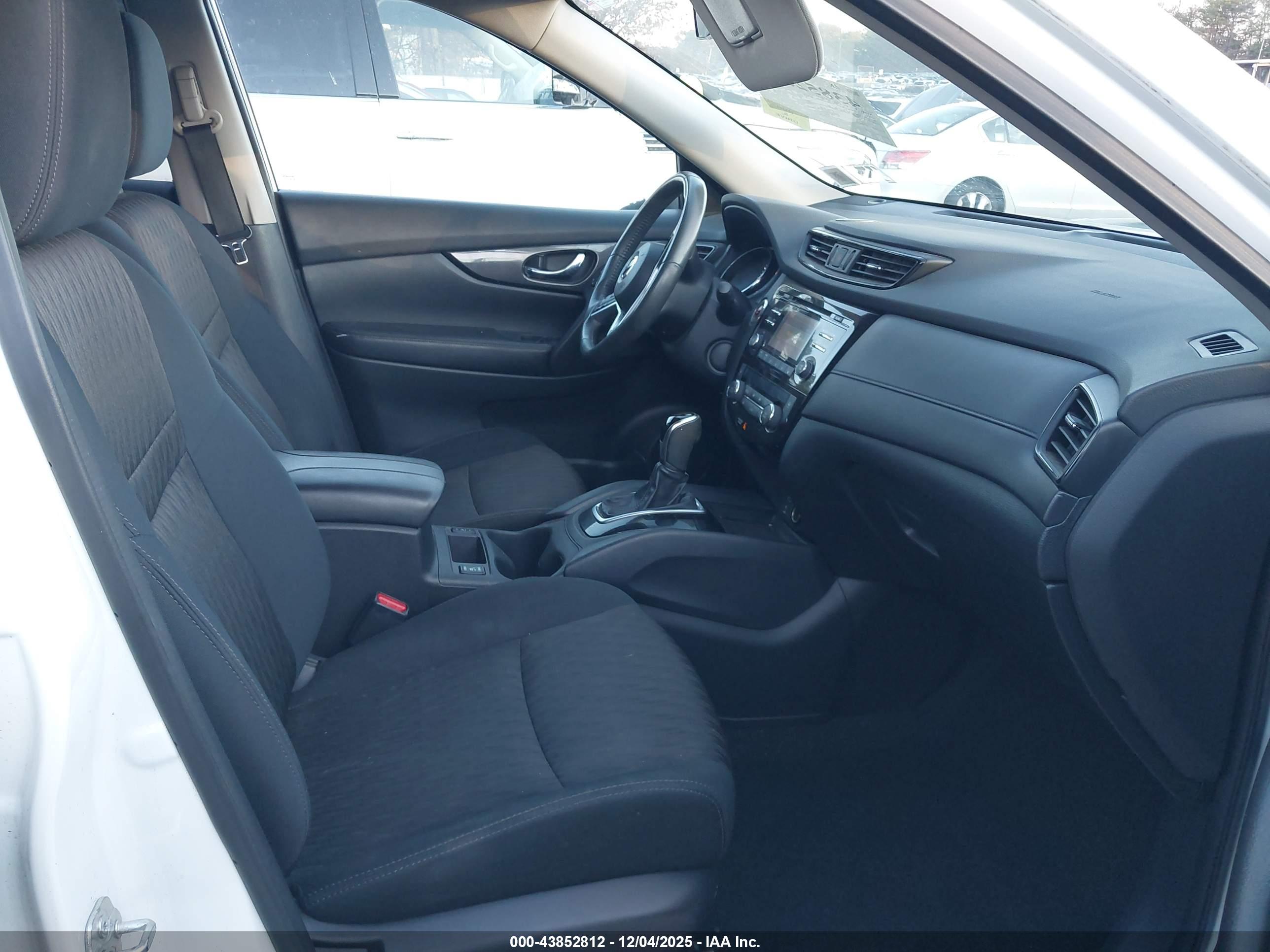 NISSAN ROGUE image 5