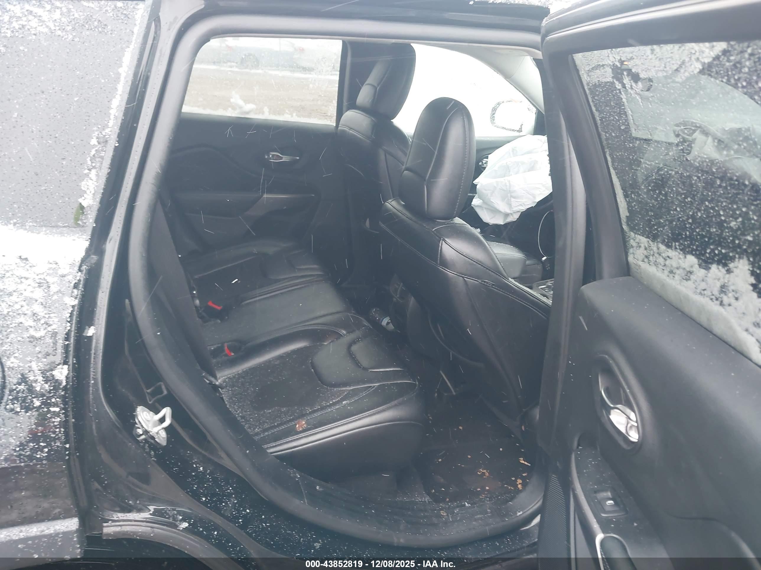 JEEP CHEROKEE image 8