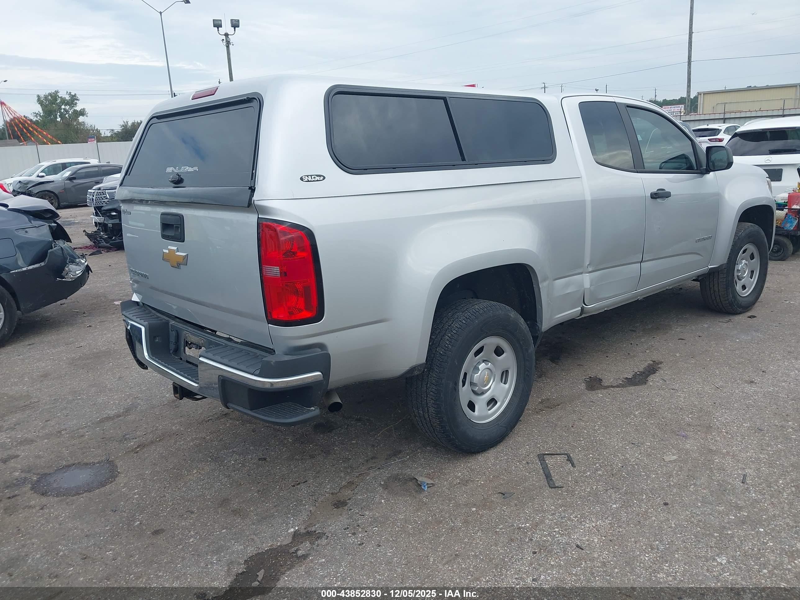 CHEVROLET COLORADO image 4
