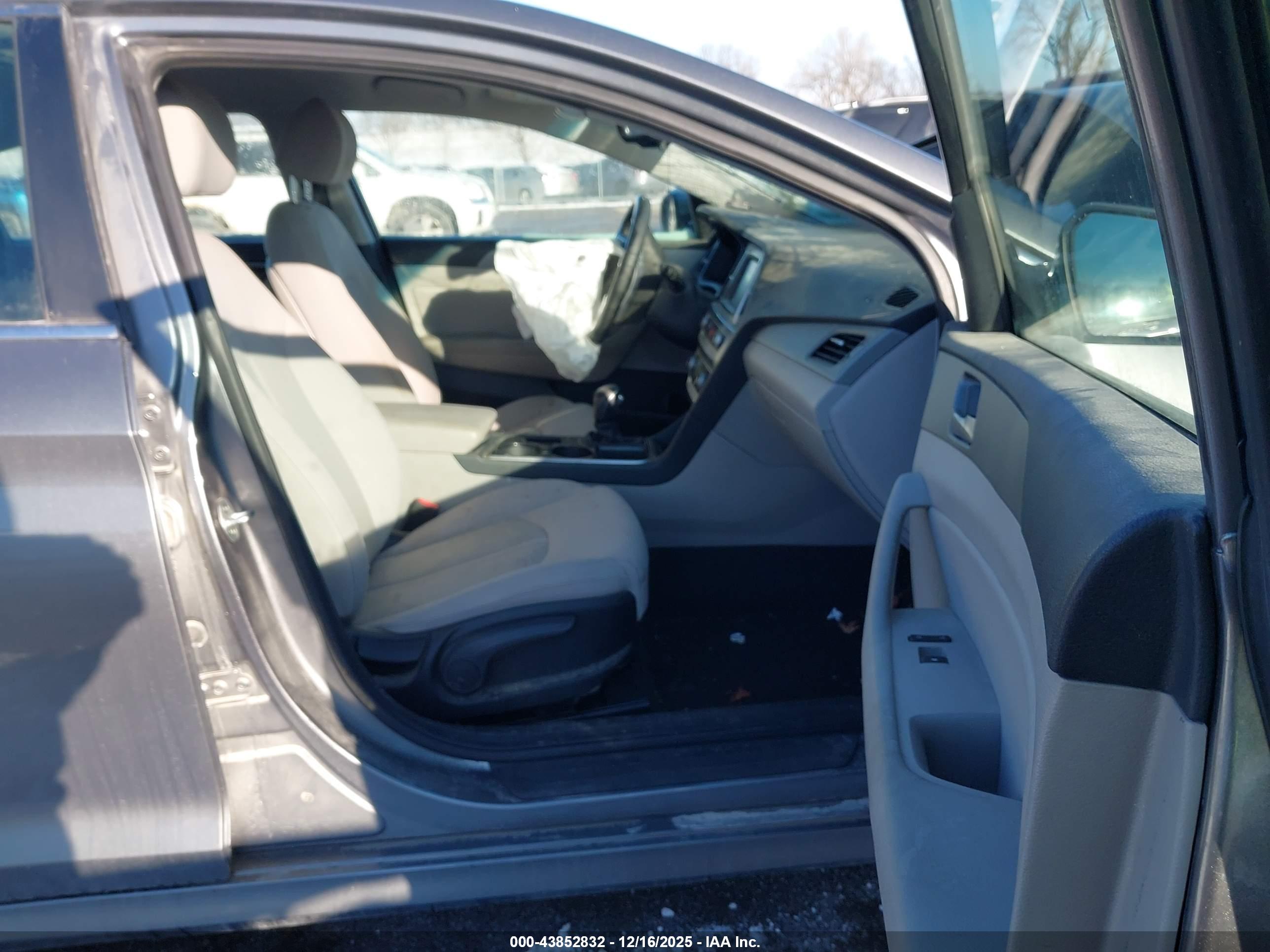 HYUNDAI SONATA image 5