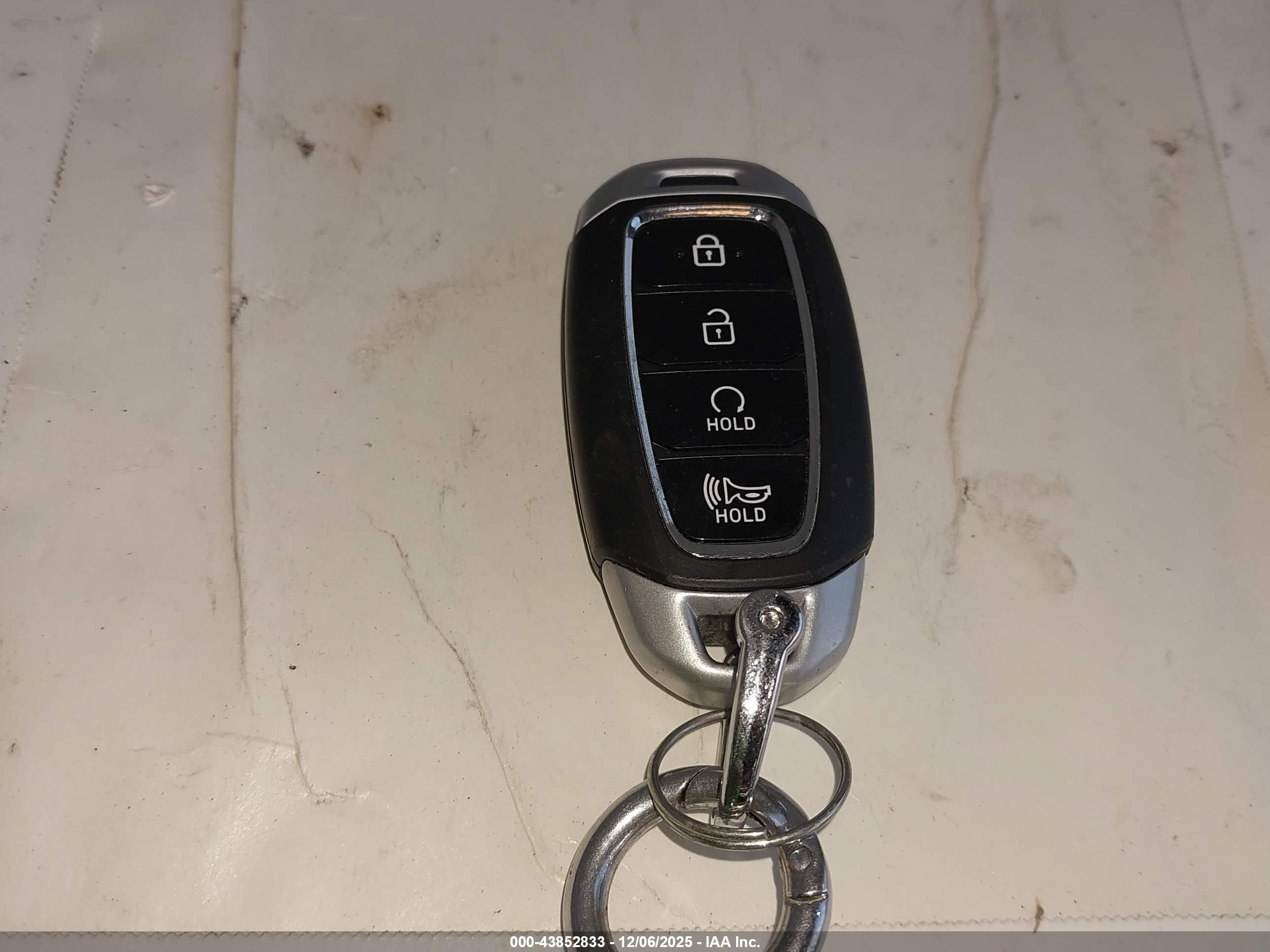 HYUNDAI VENUE image 11