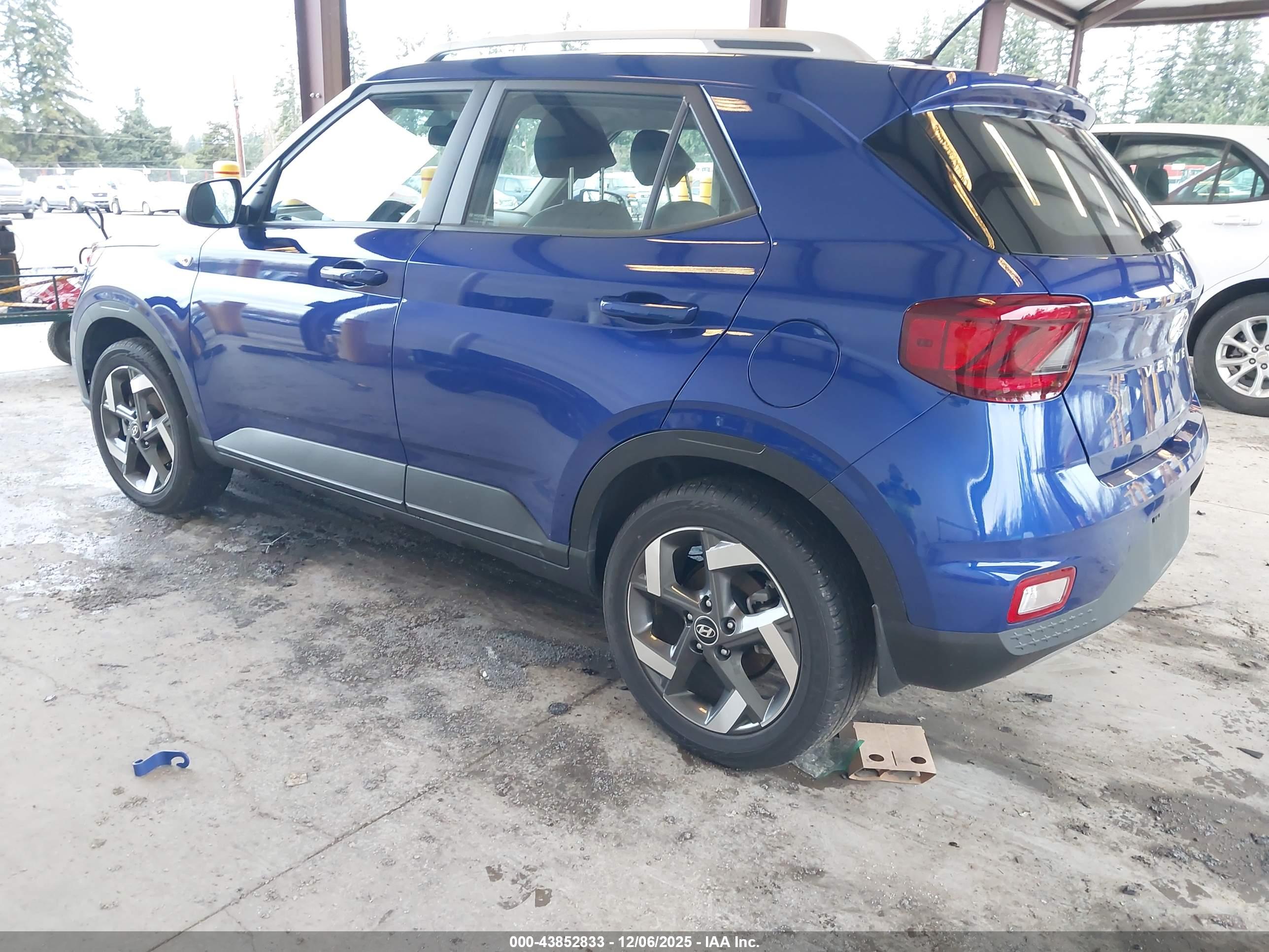 HYUNDAI VENUE image 3