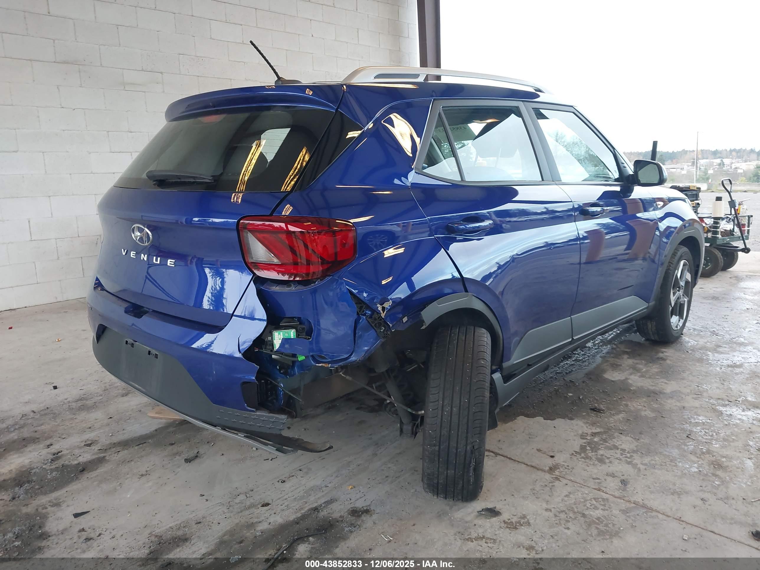 HYUNDAI VENUE image 4