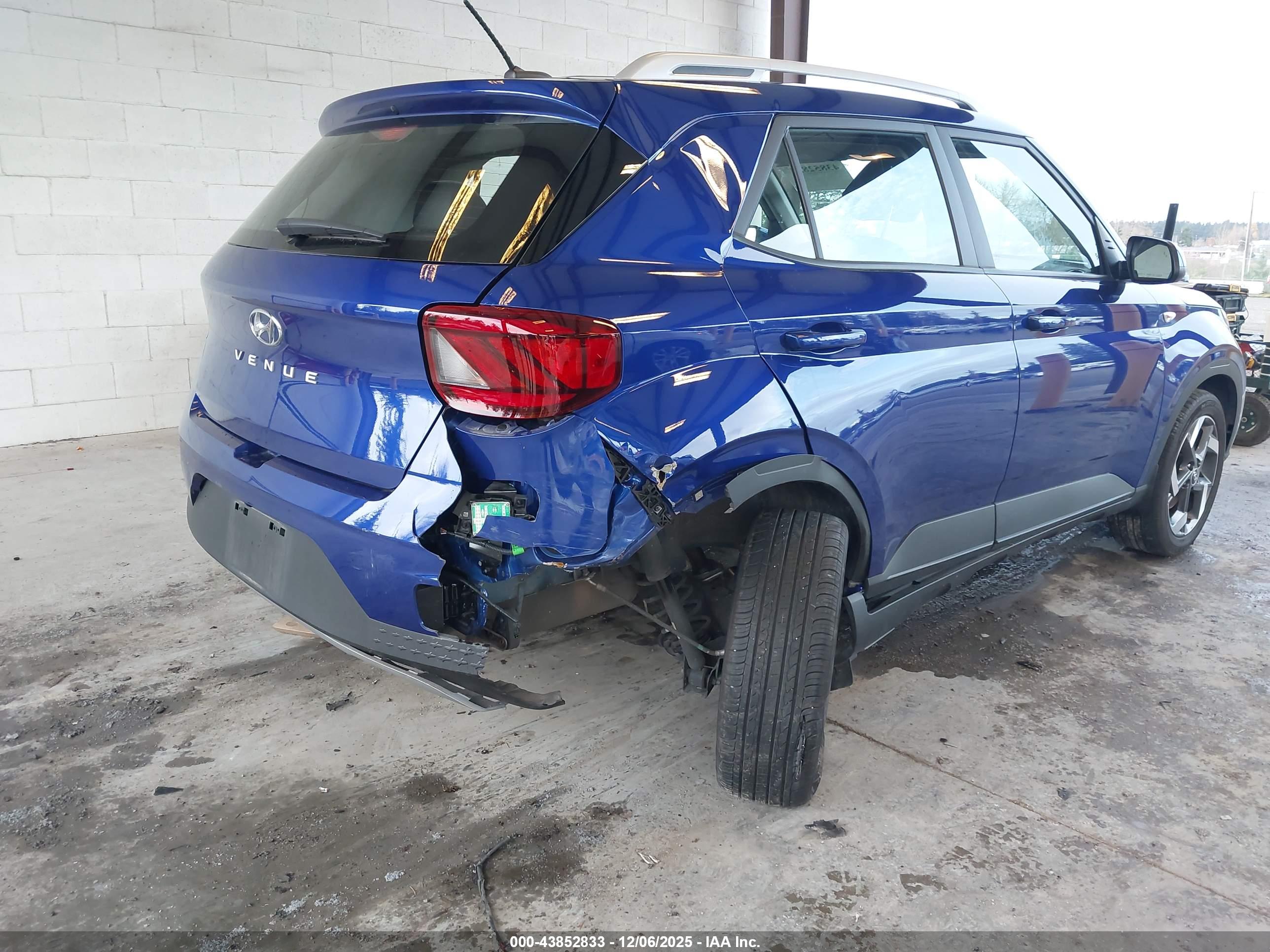HYUNDAI VENUE image 6