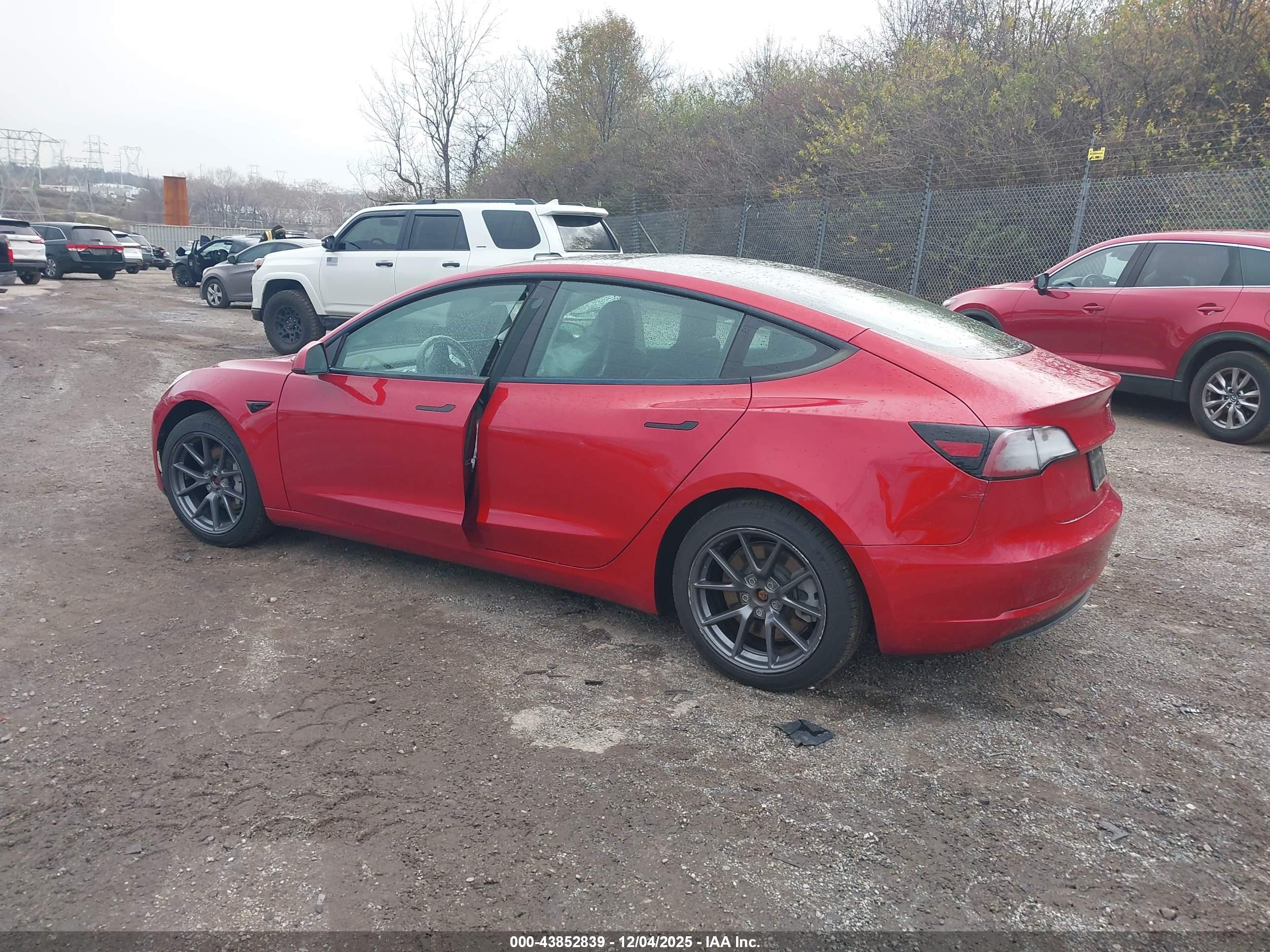 TESLA MODEL image 3