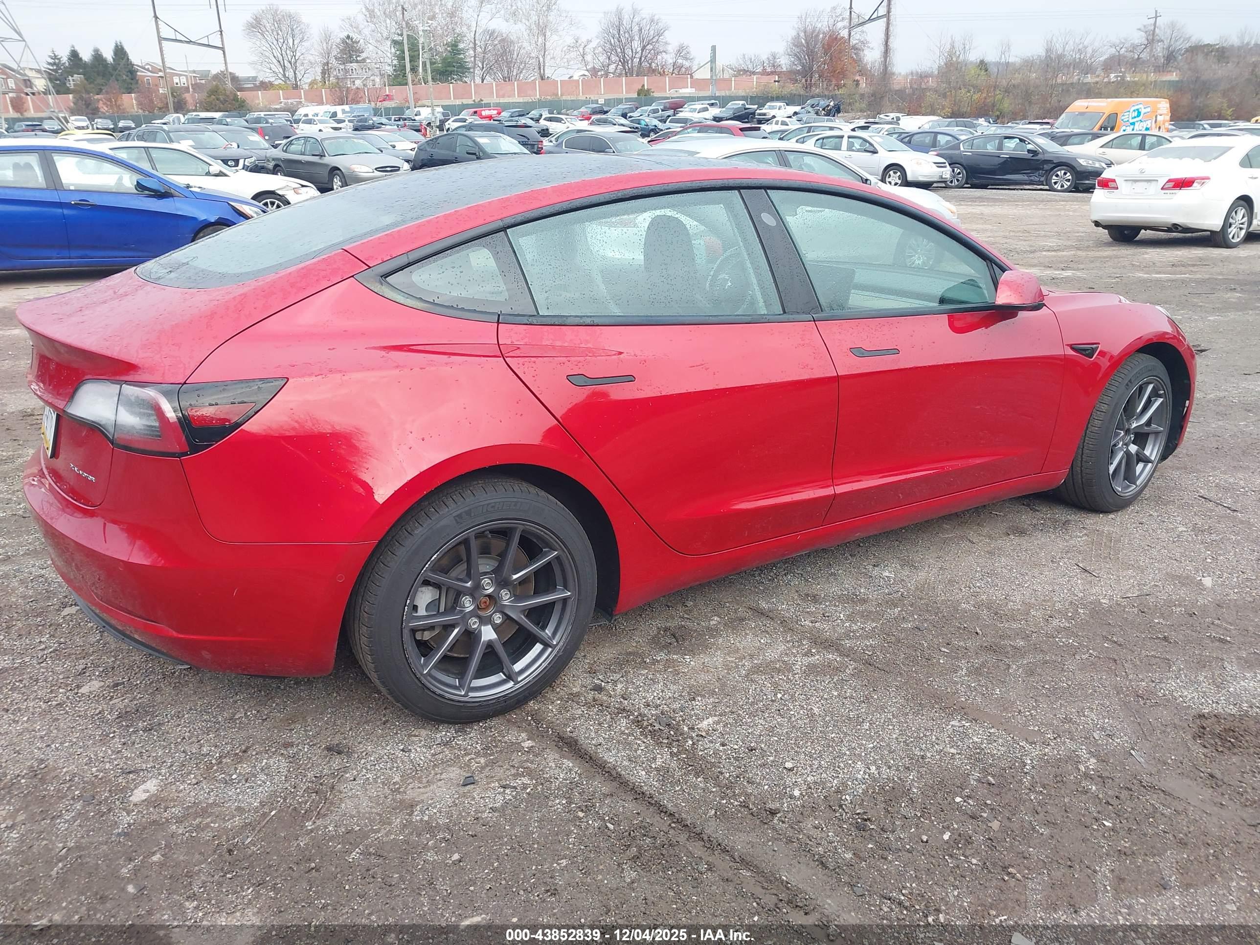 TESLA MODEL image 4