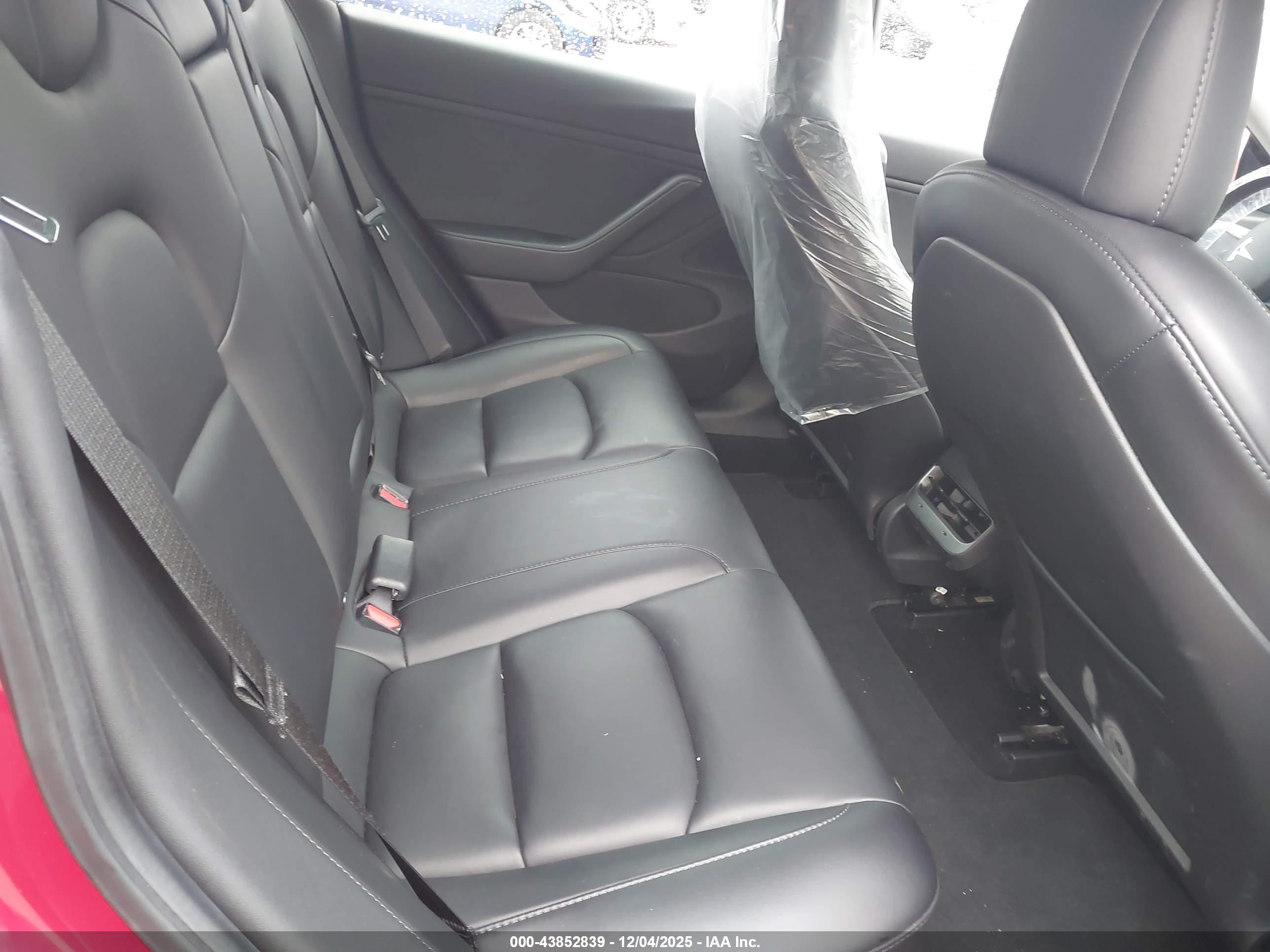TESLA MODEL image 8