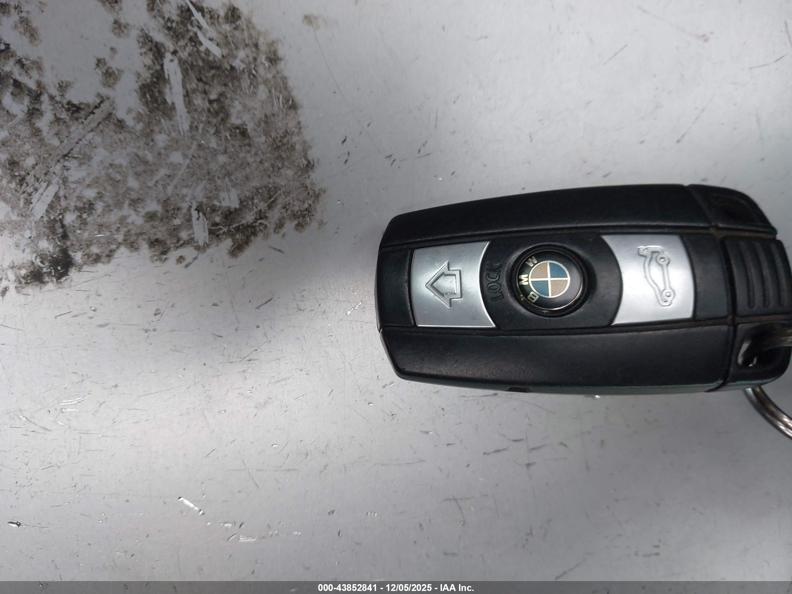 BMW 650I image 11