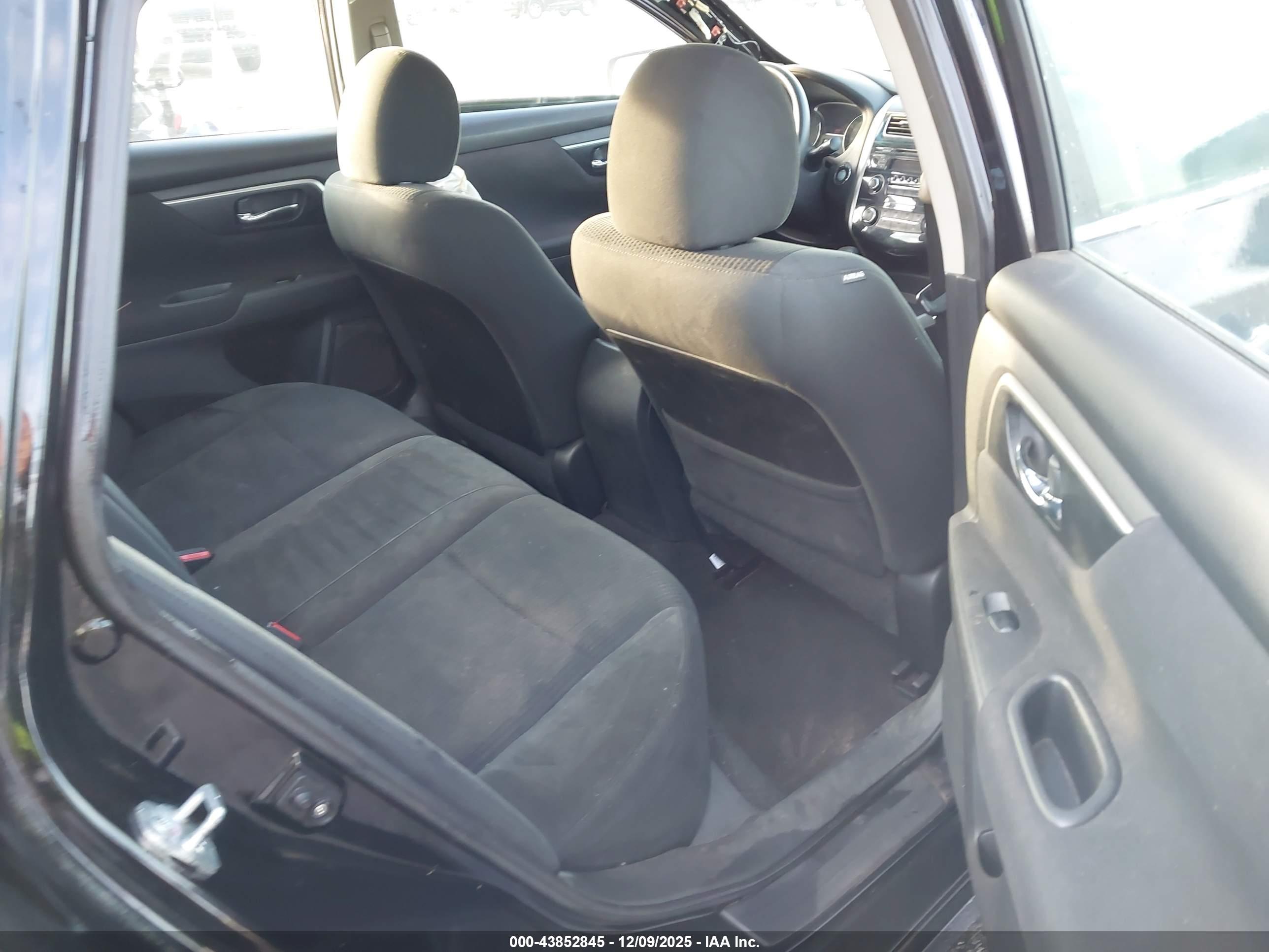 NISSAN ALTIMA image 8