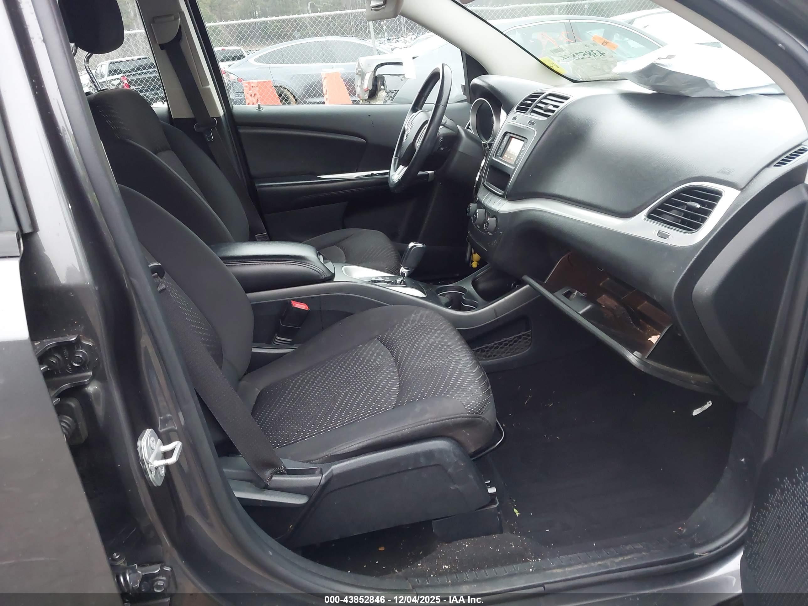 DODGE JOURNEY image 5