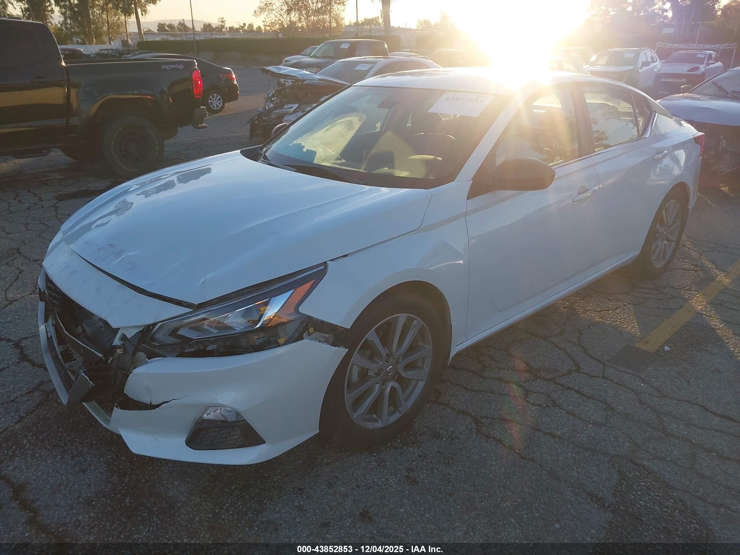 NISSAN ALTIMA image 2