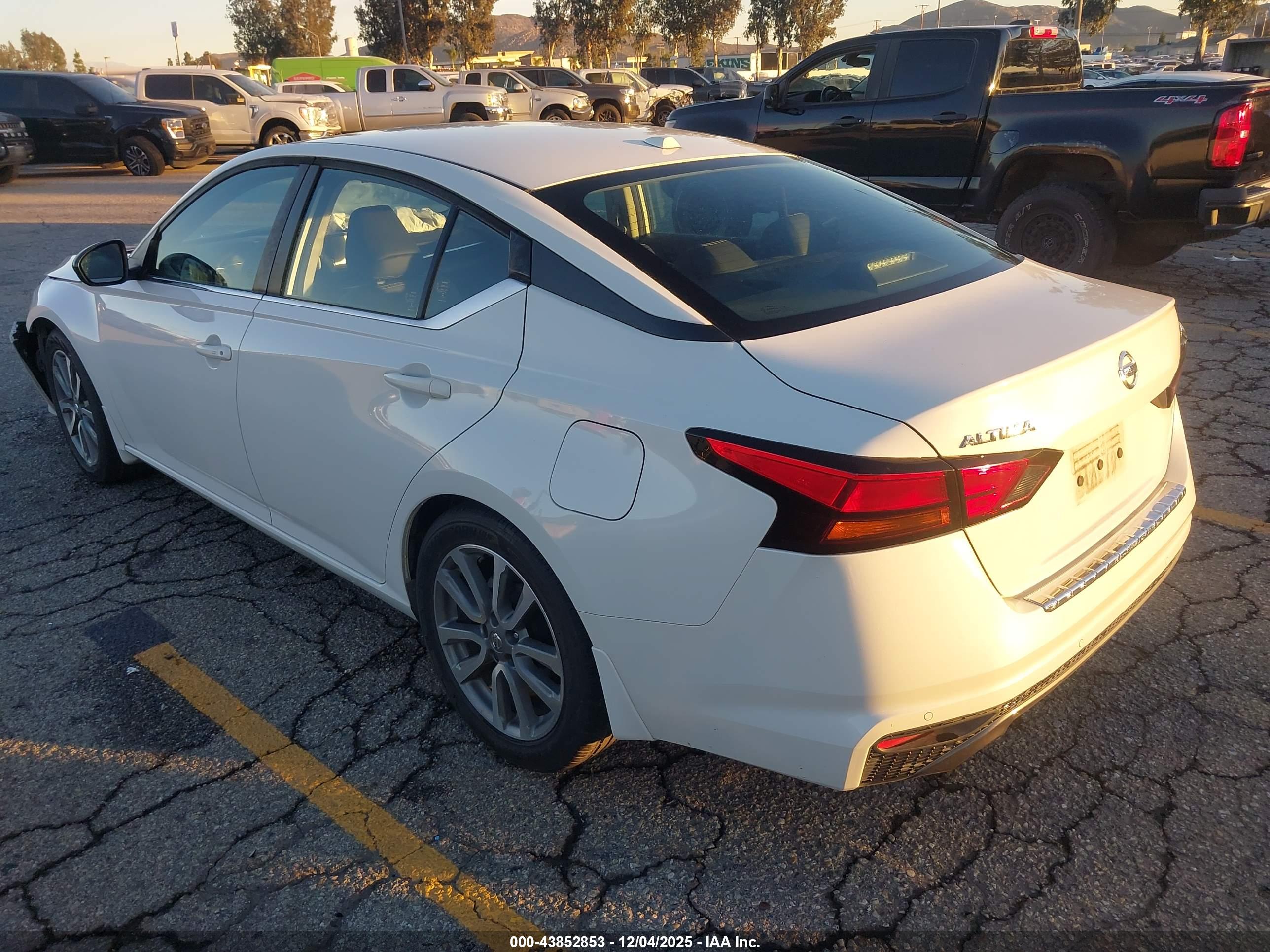 NISSAN ALTIMA image 3
