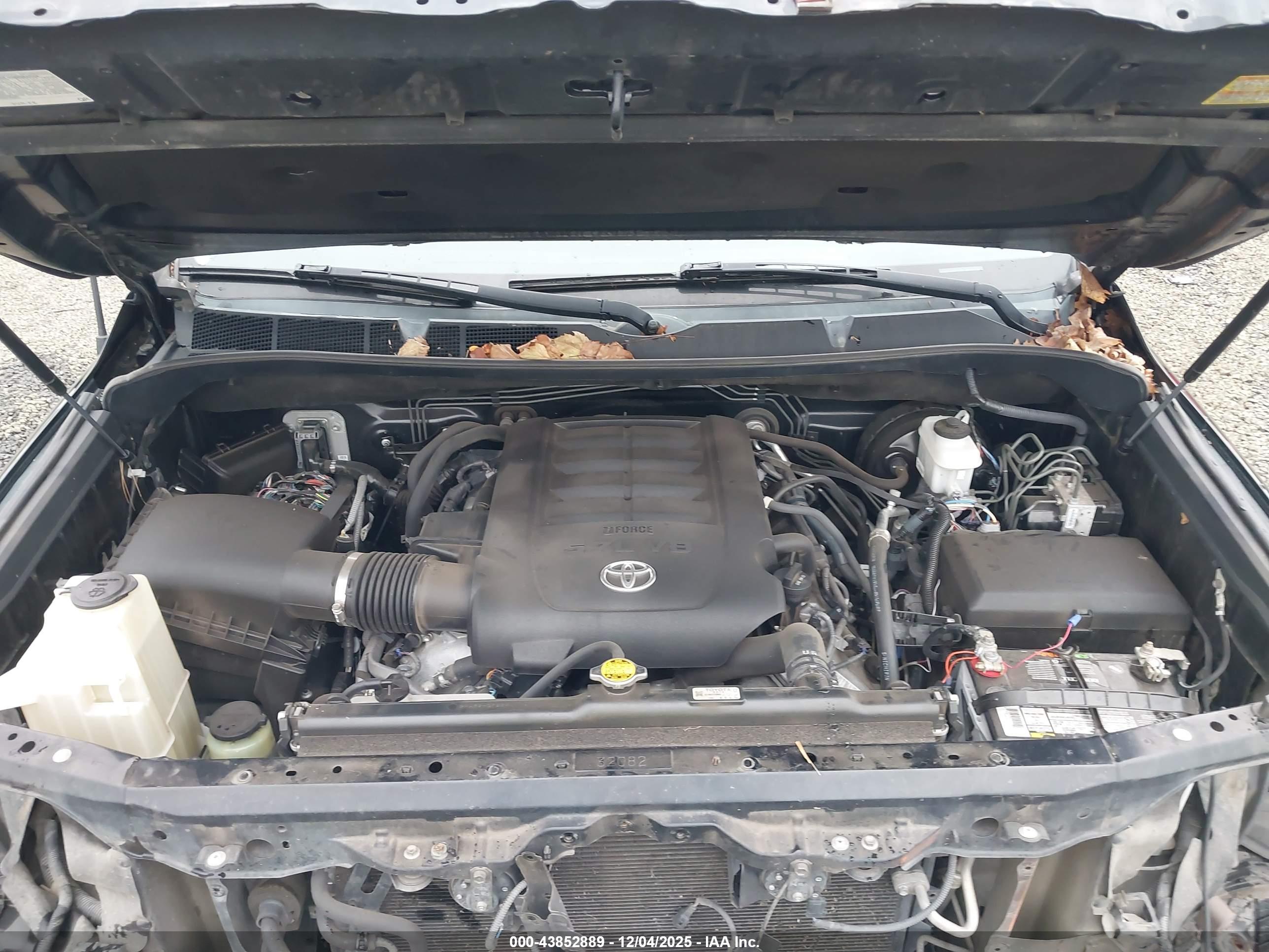 TOYOTA TUNDRA image 10