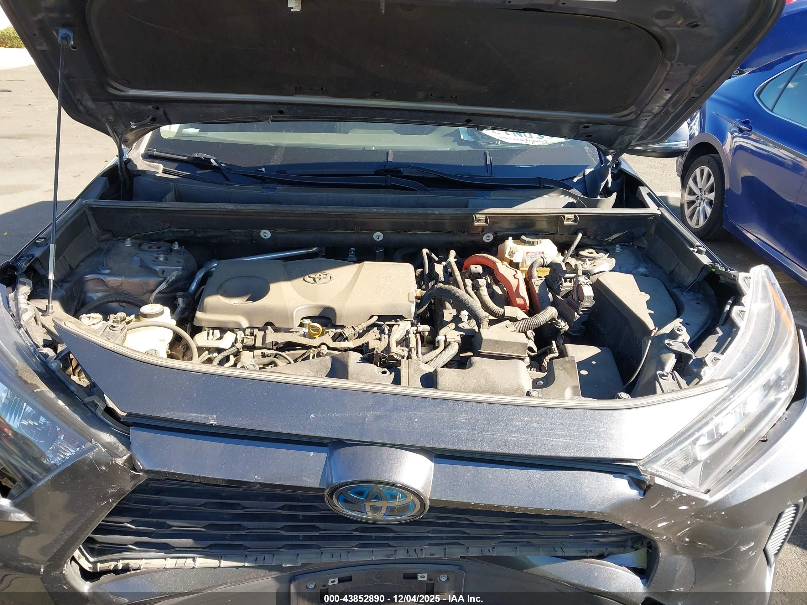 TOYOTA RAV4 image 10