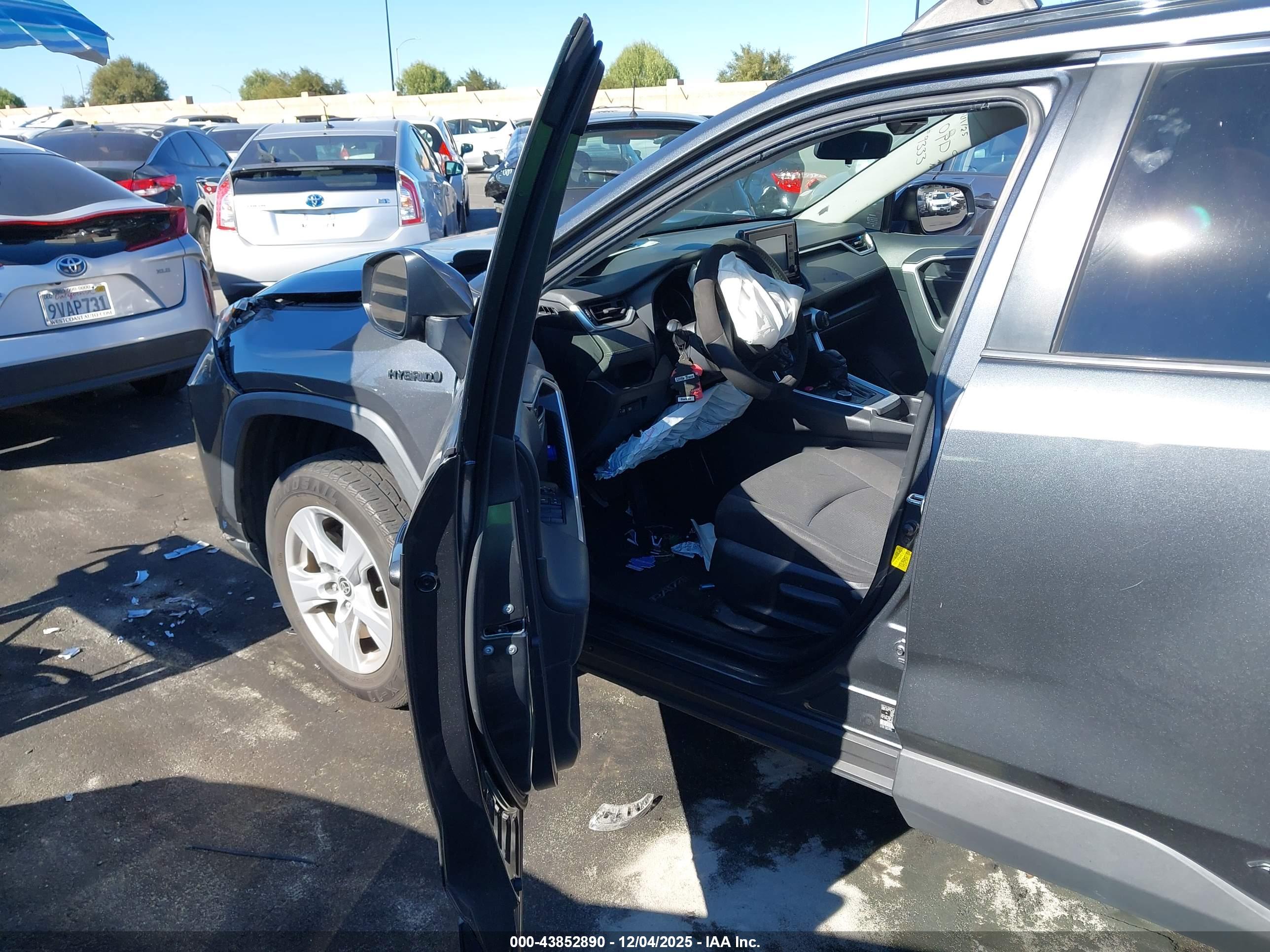 TOYOTA RAV4 image 5