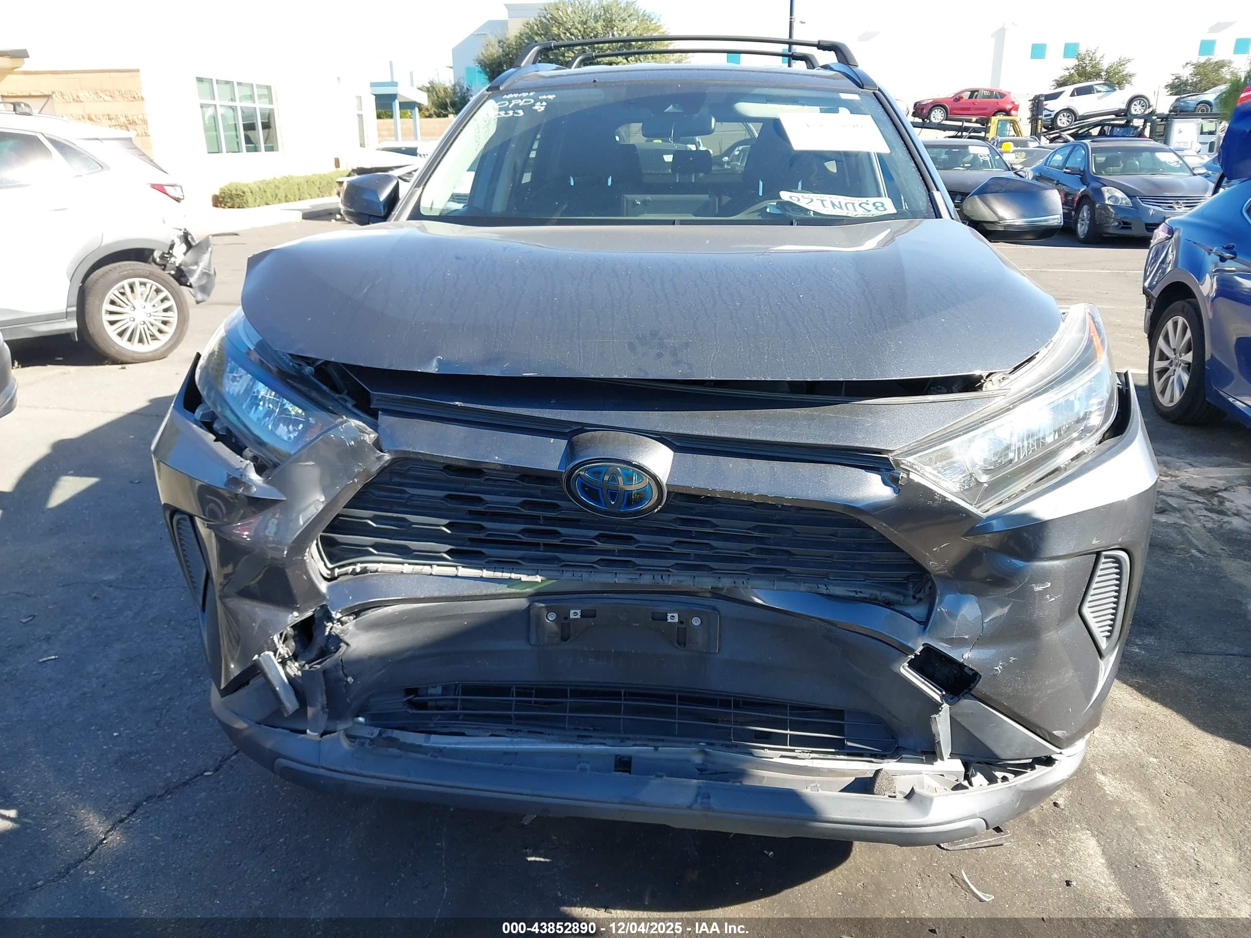 TOYOTA RAV4 image 6