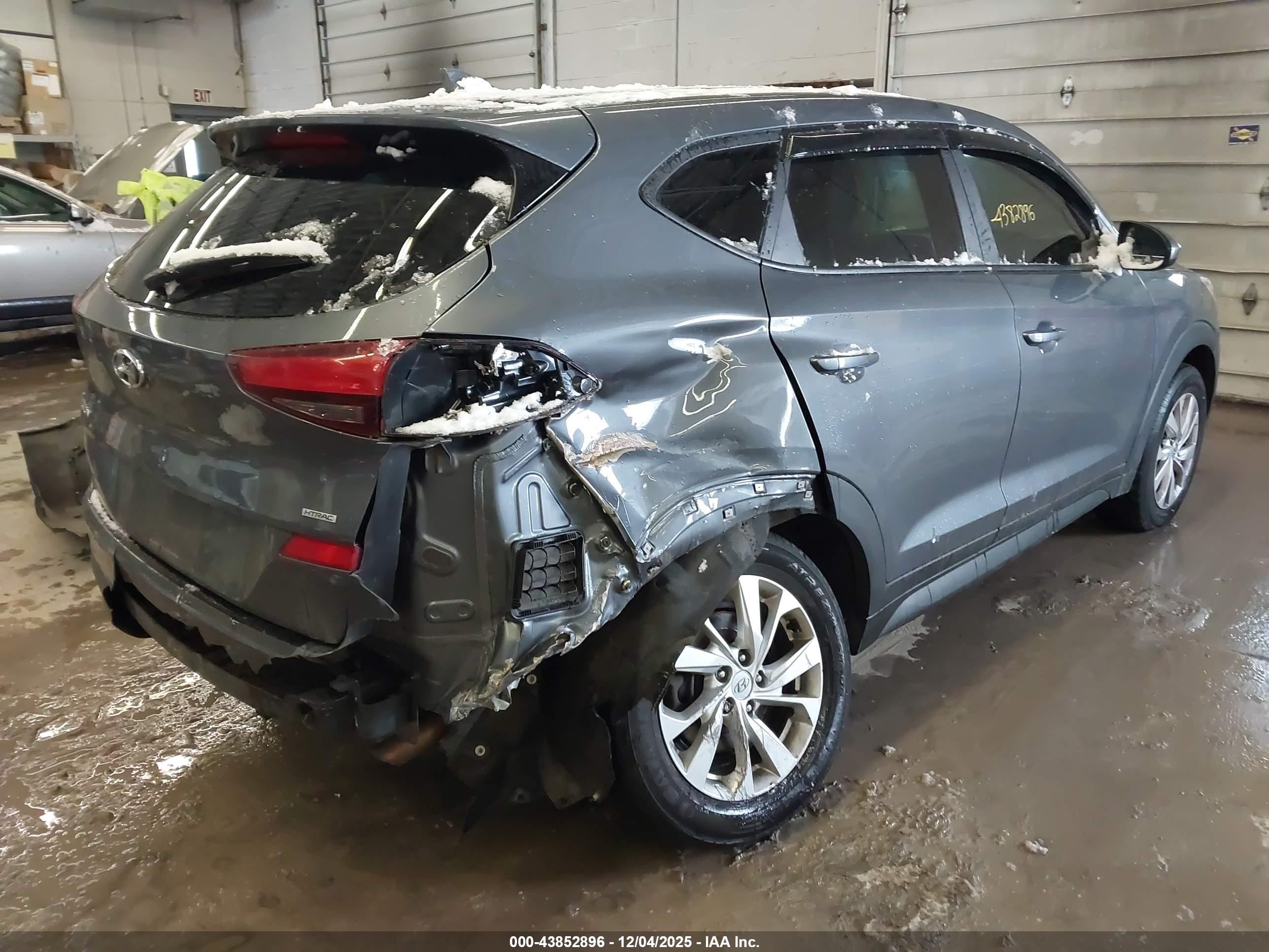 HYUNDAI TUCSON image 4