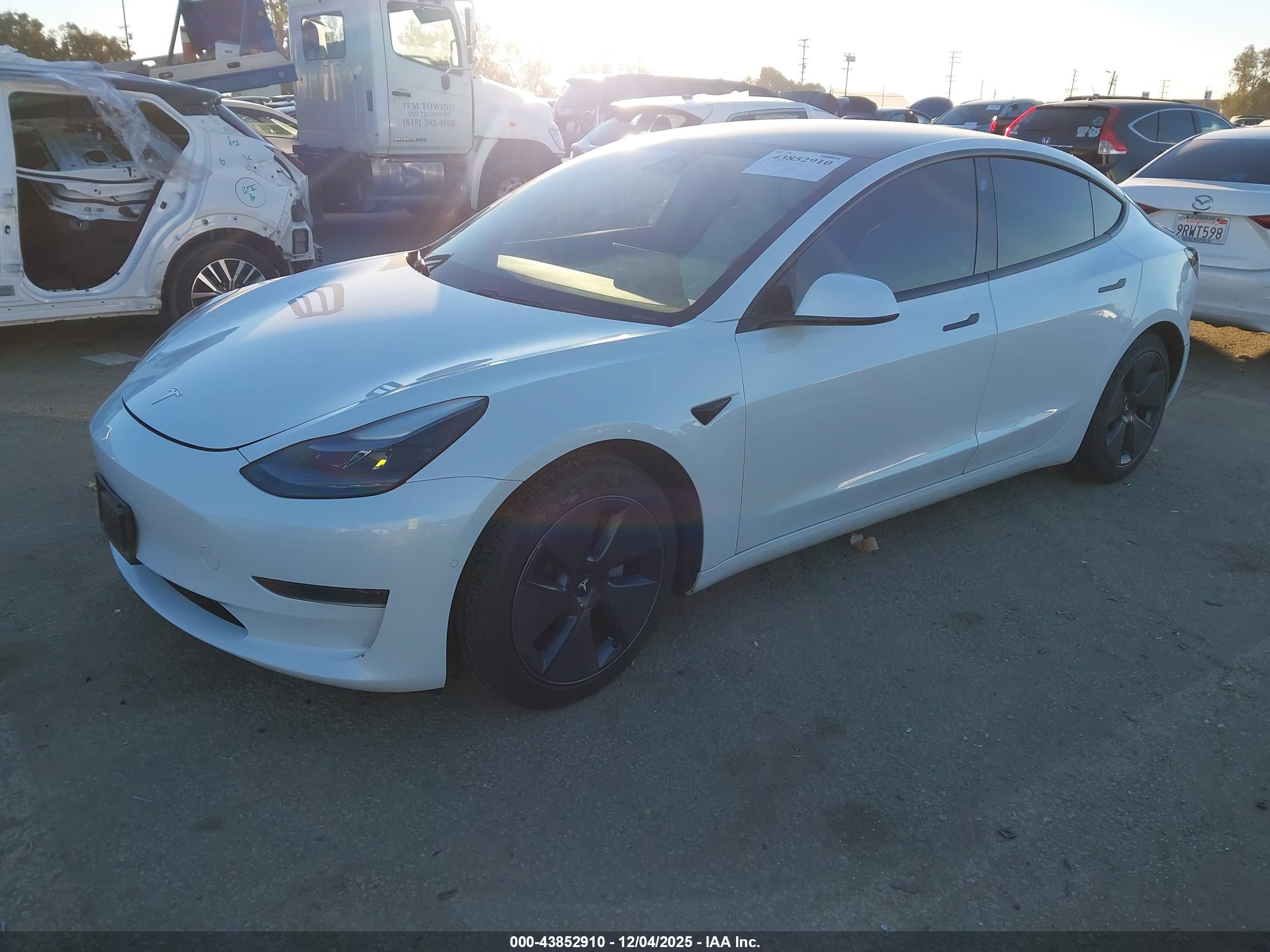 TESLA MODEL image 2
