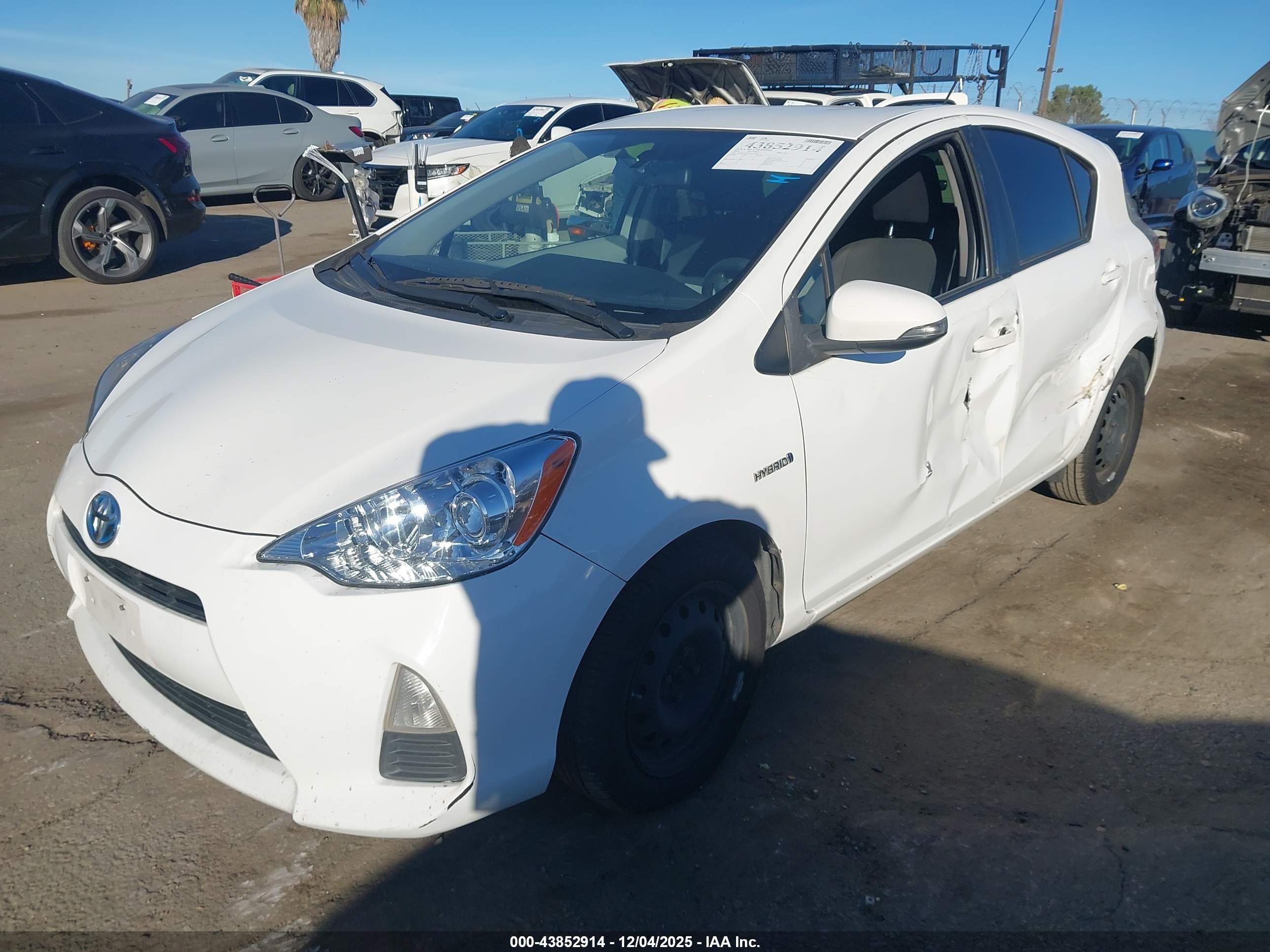 TOYOTA PRIUS image 2