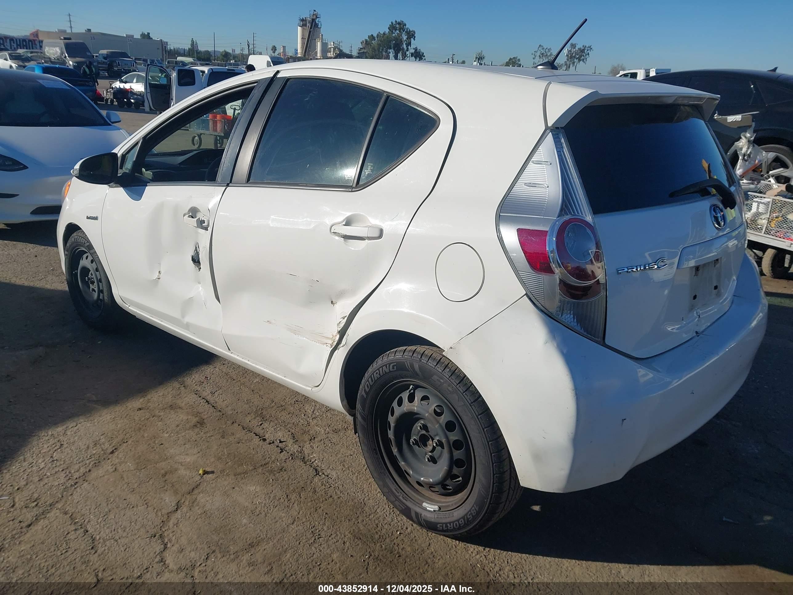 TOYOTA PRIUS image 3