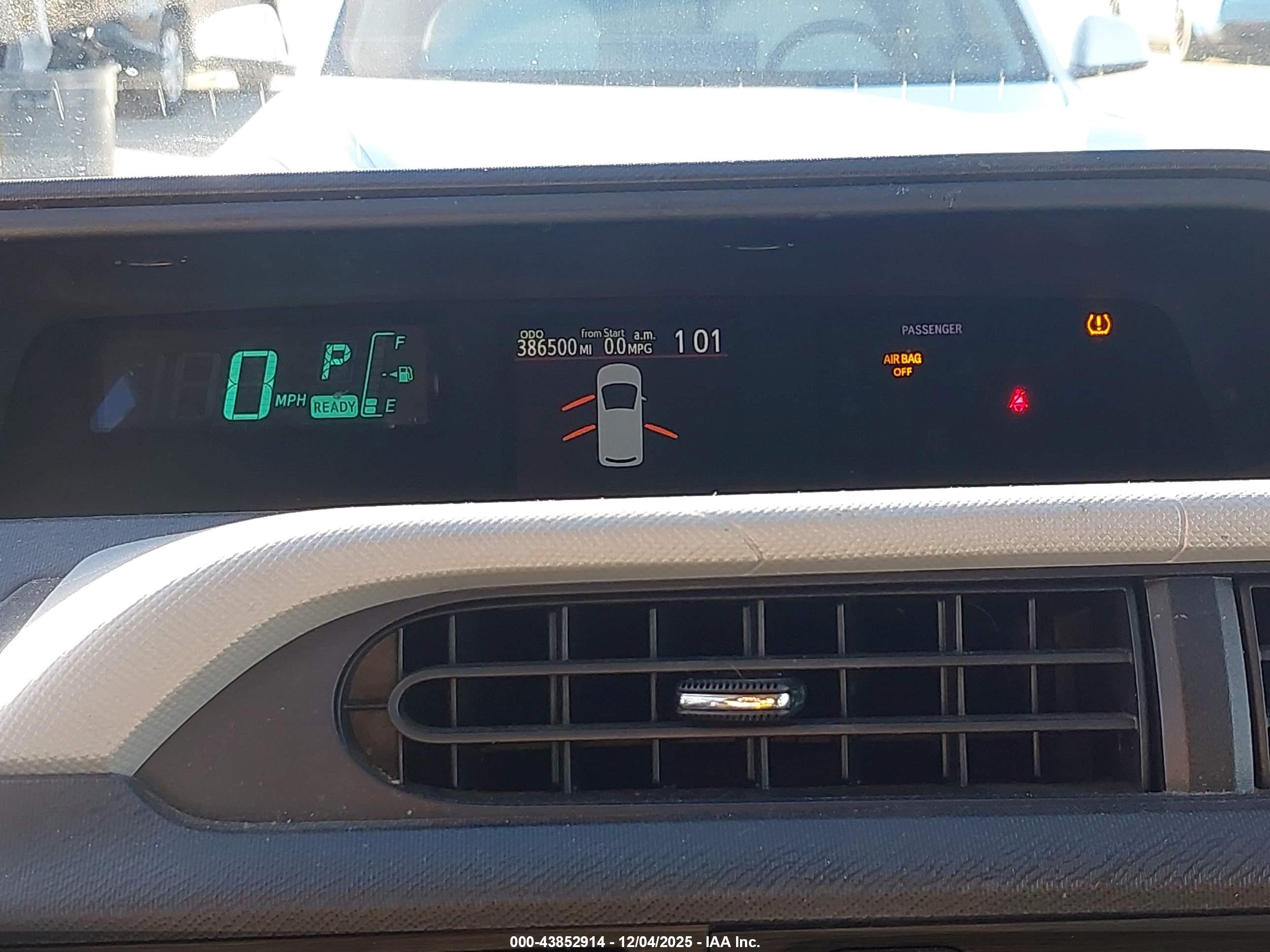 TOYOTA PRIUS image 7