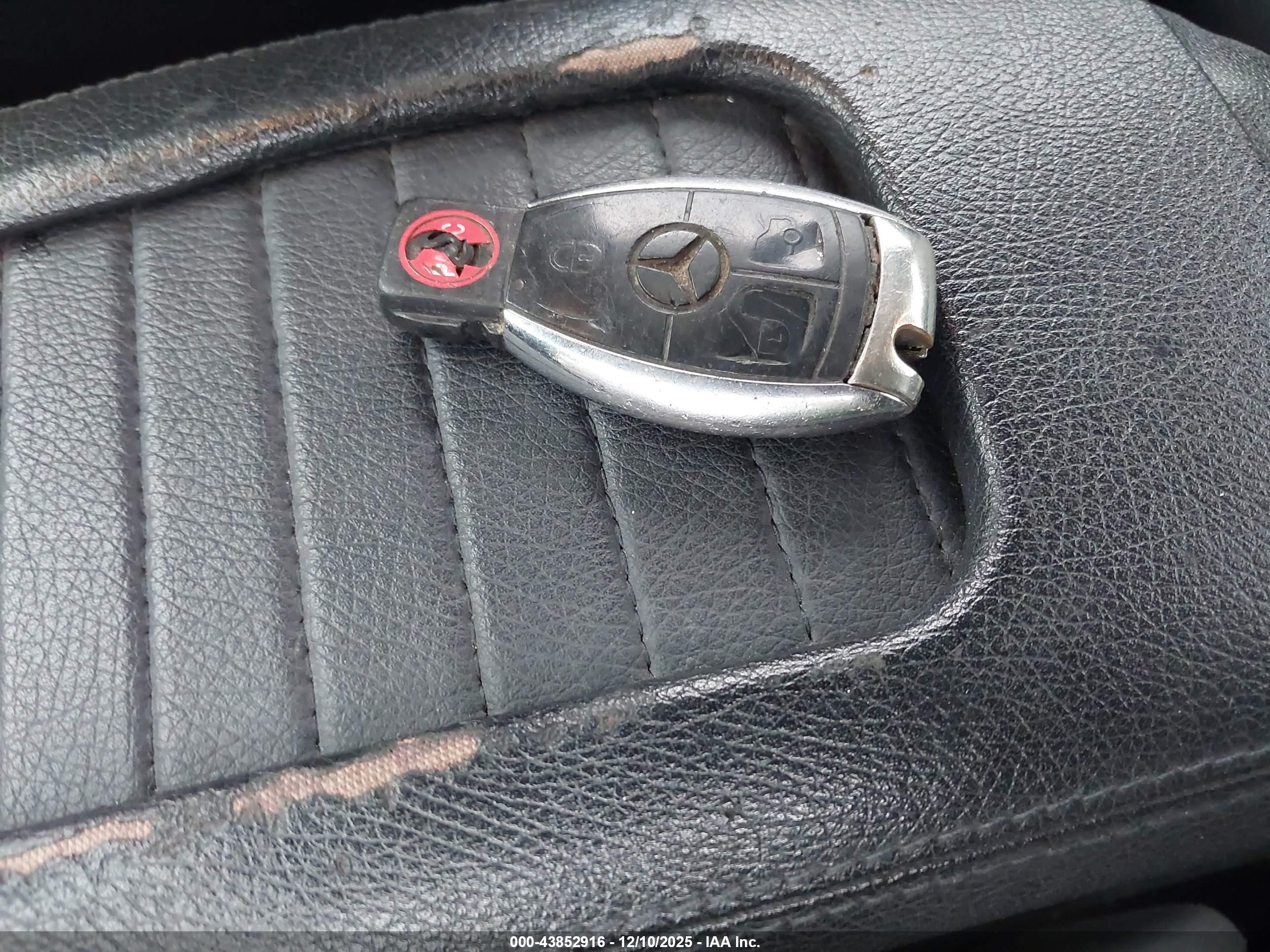 MERCEDES-BENZ CLK image 11