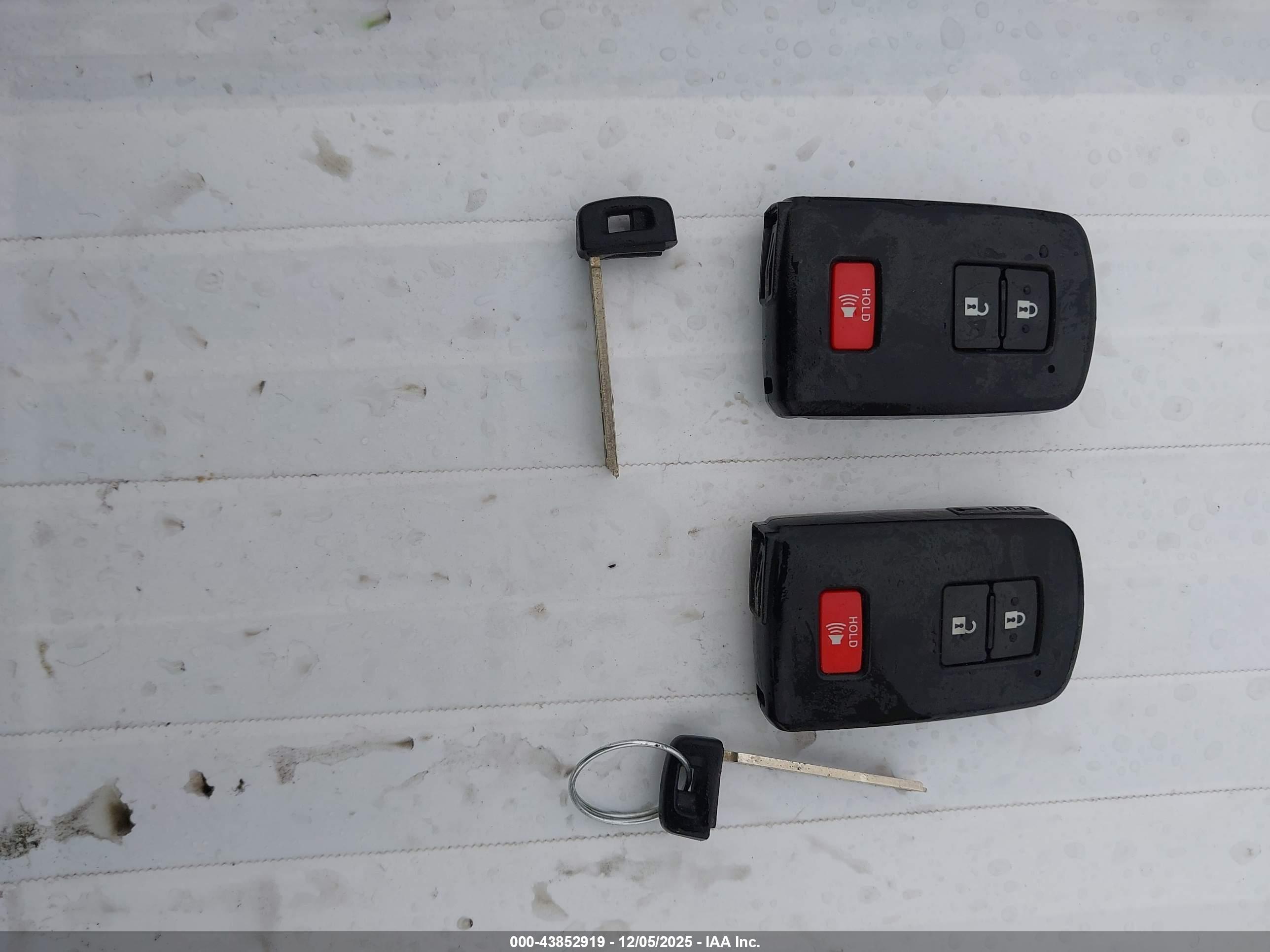 TOYOTA 4RUNNER image 11