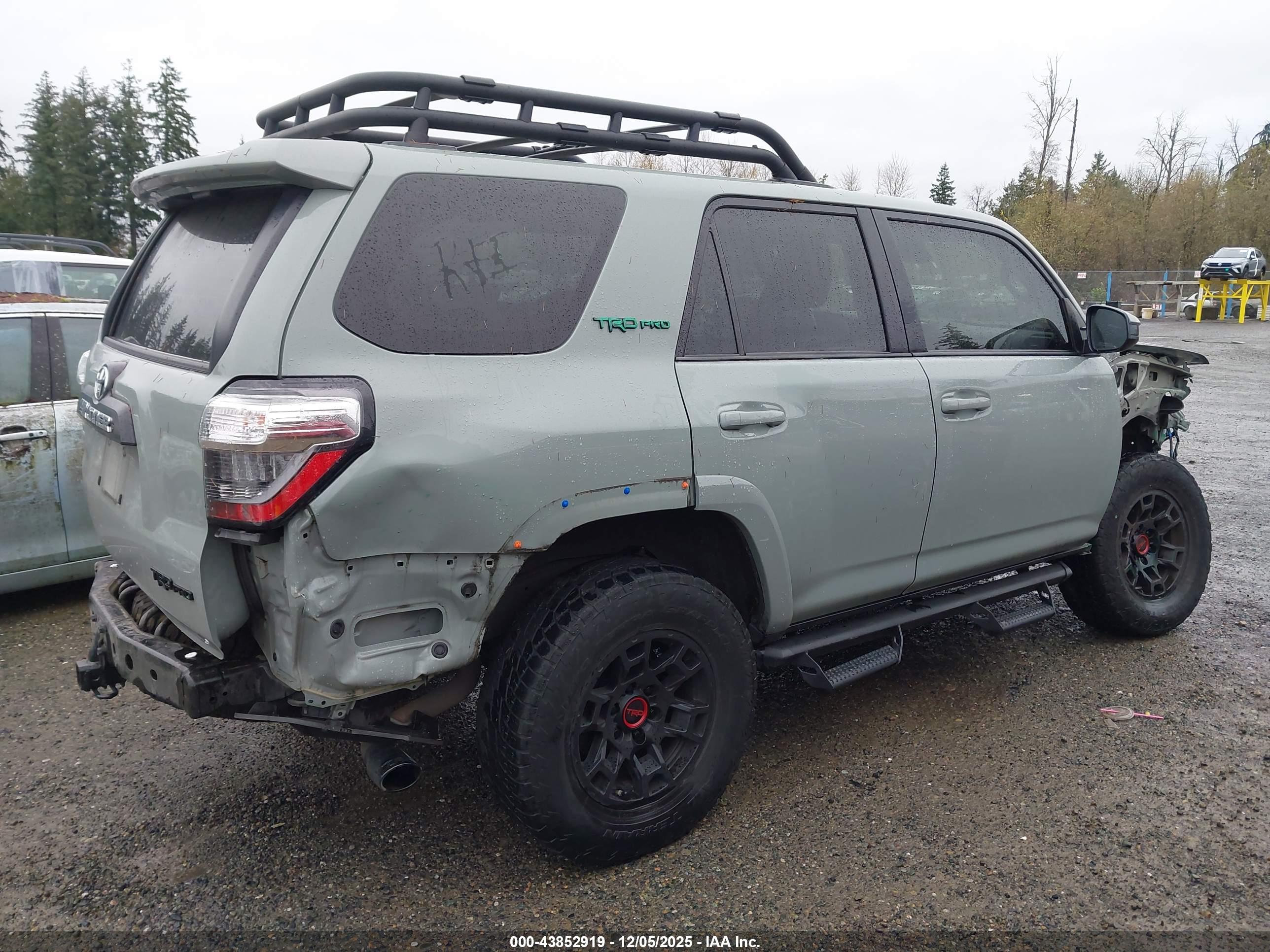 TOYOTA 4RUNNER image 4
