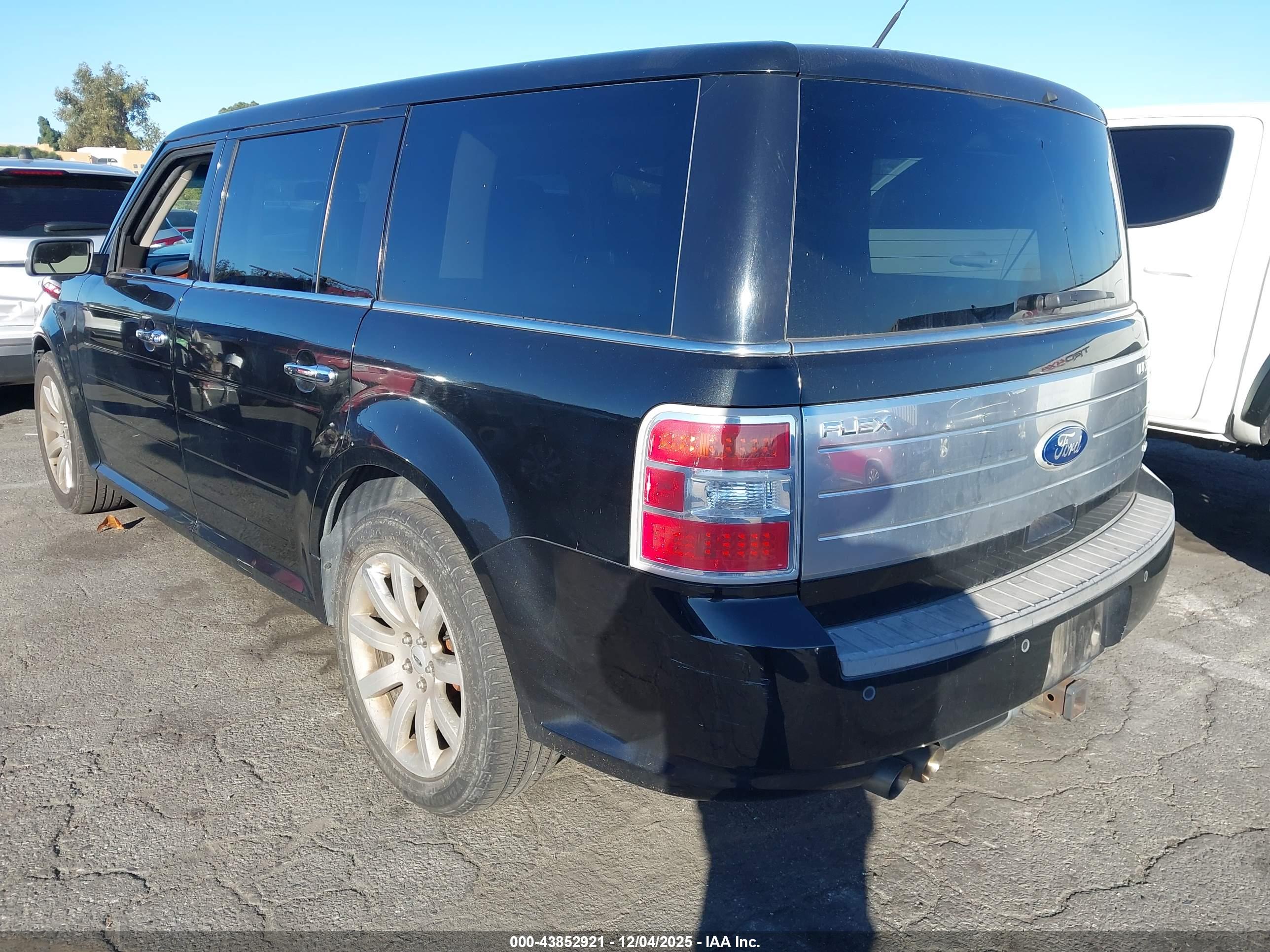 FORD FLEX image 3