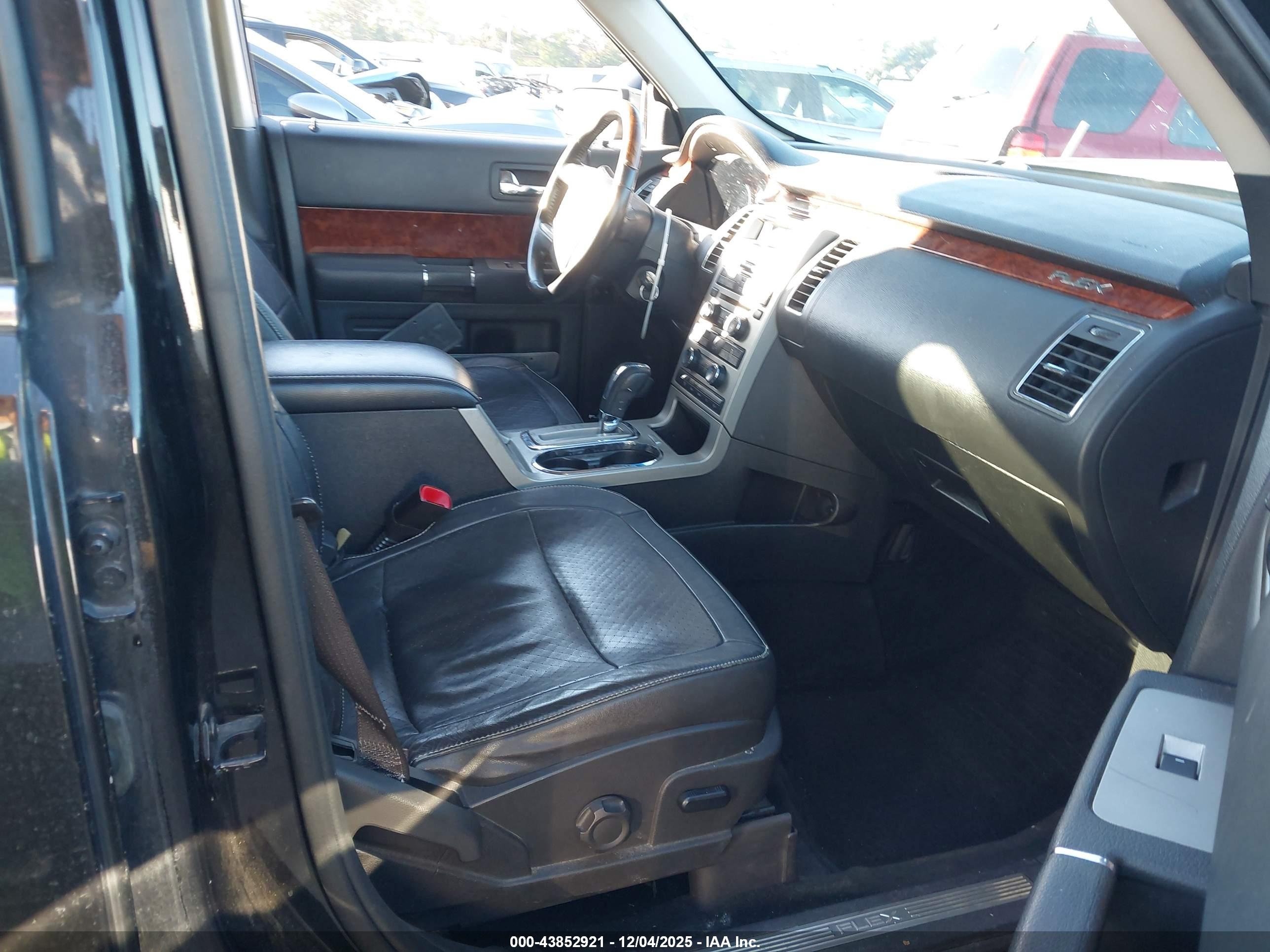 FORD FLEX image 5