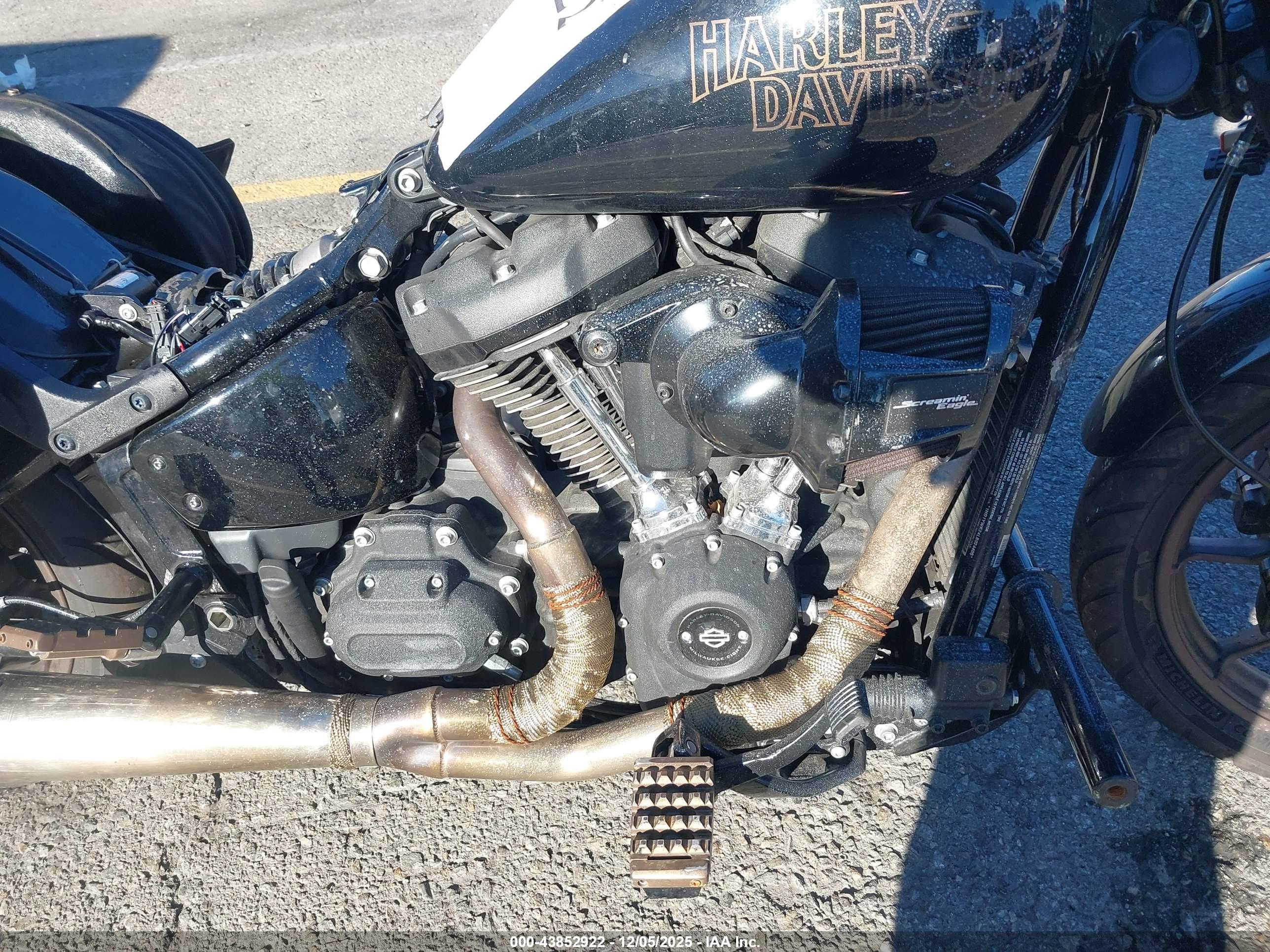 HARLEY-DAVIDSON FXLRS image 8