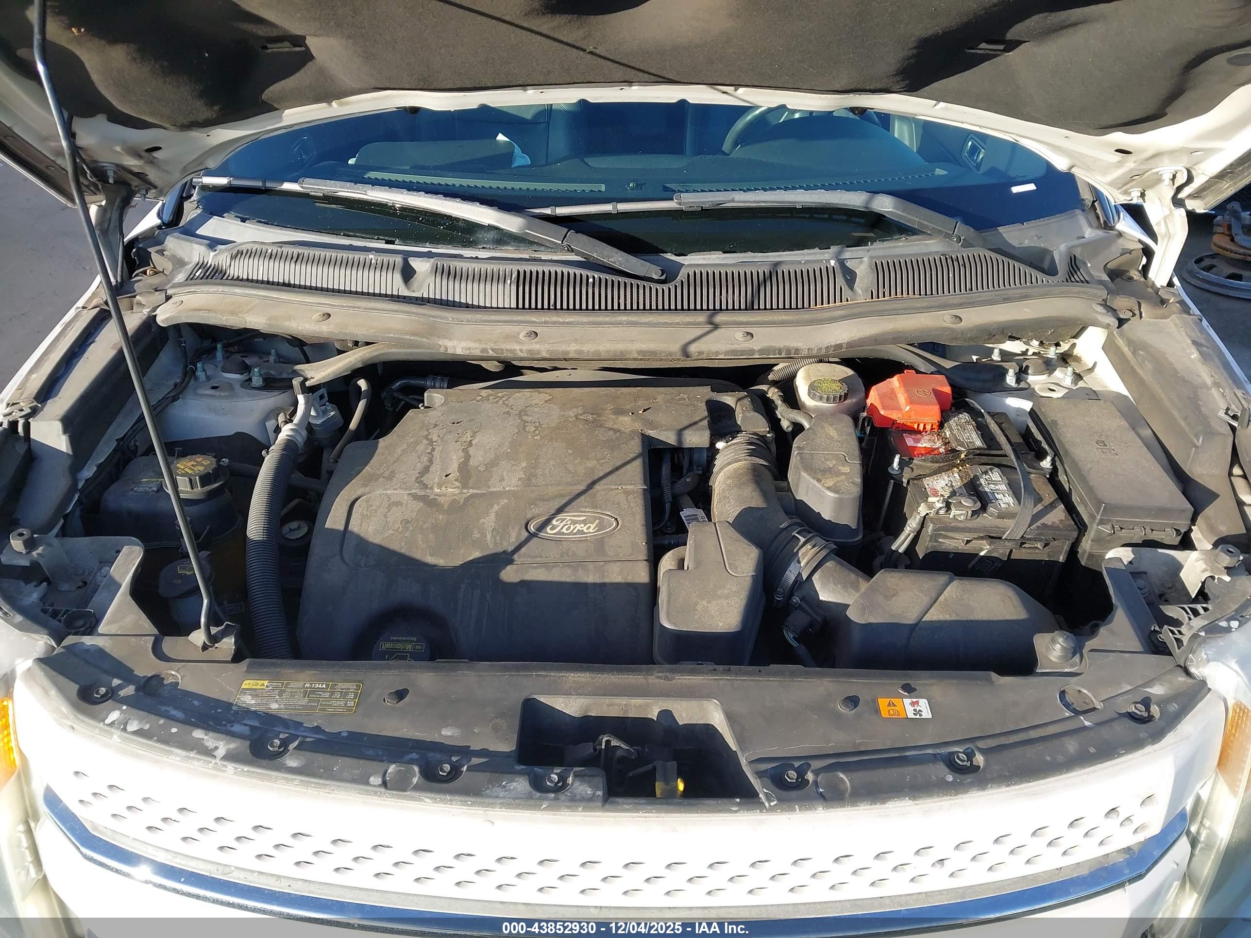 FORD EXPLORER image 10