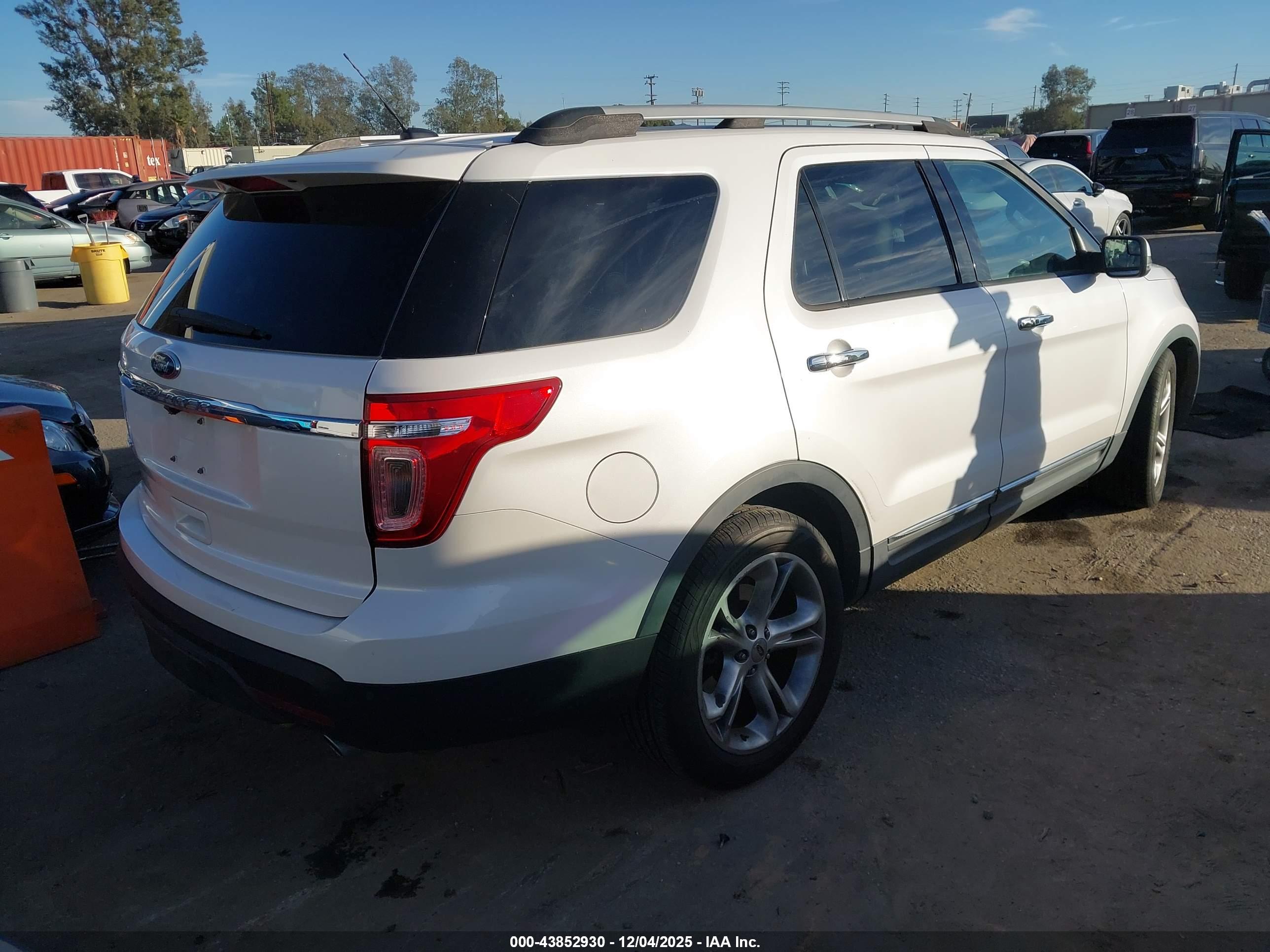 FORD EXPLORER image 4