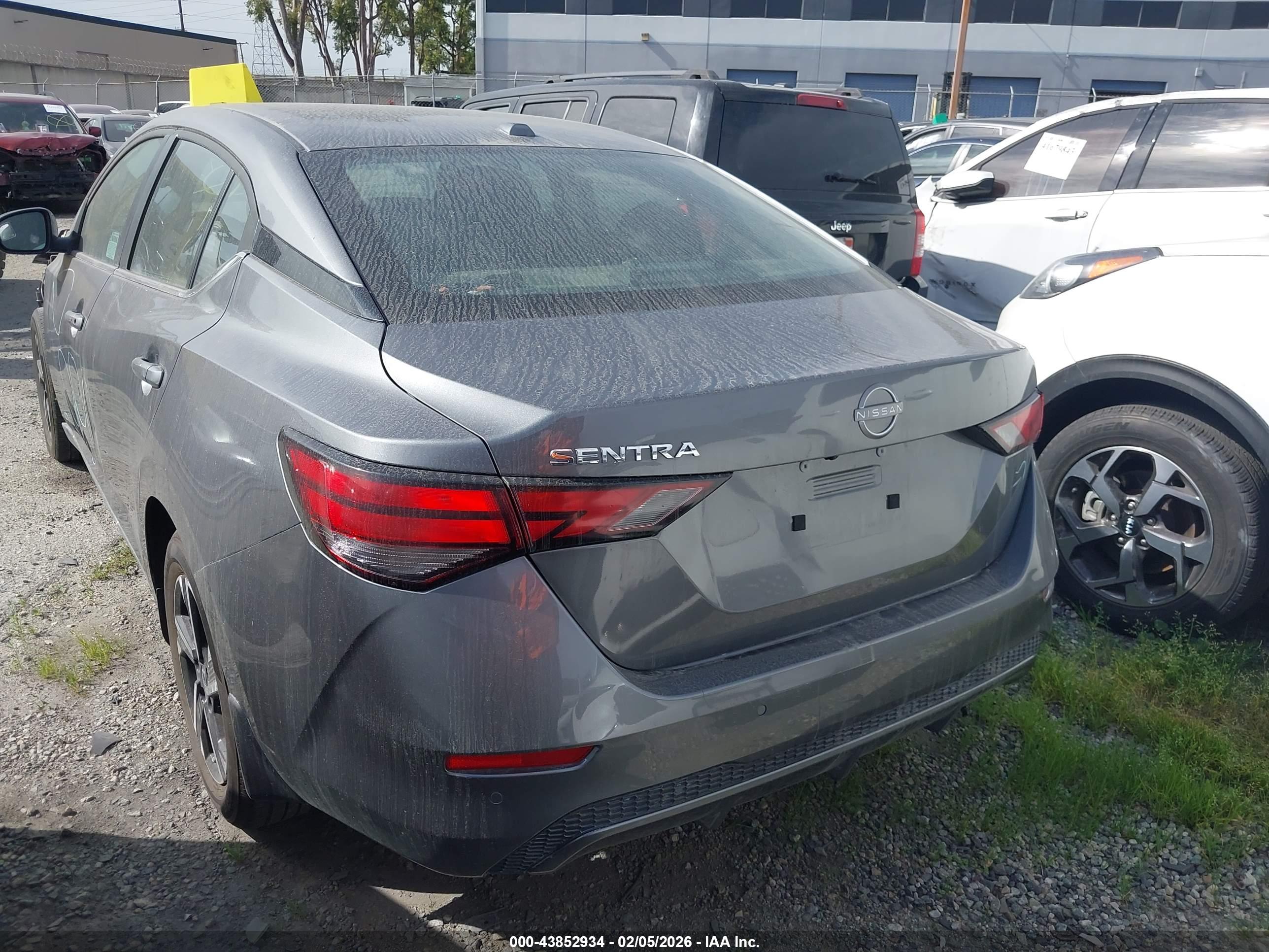 NISSAN SENTRA image 3