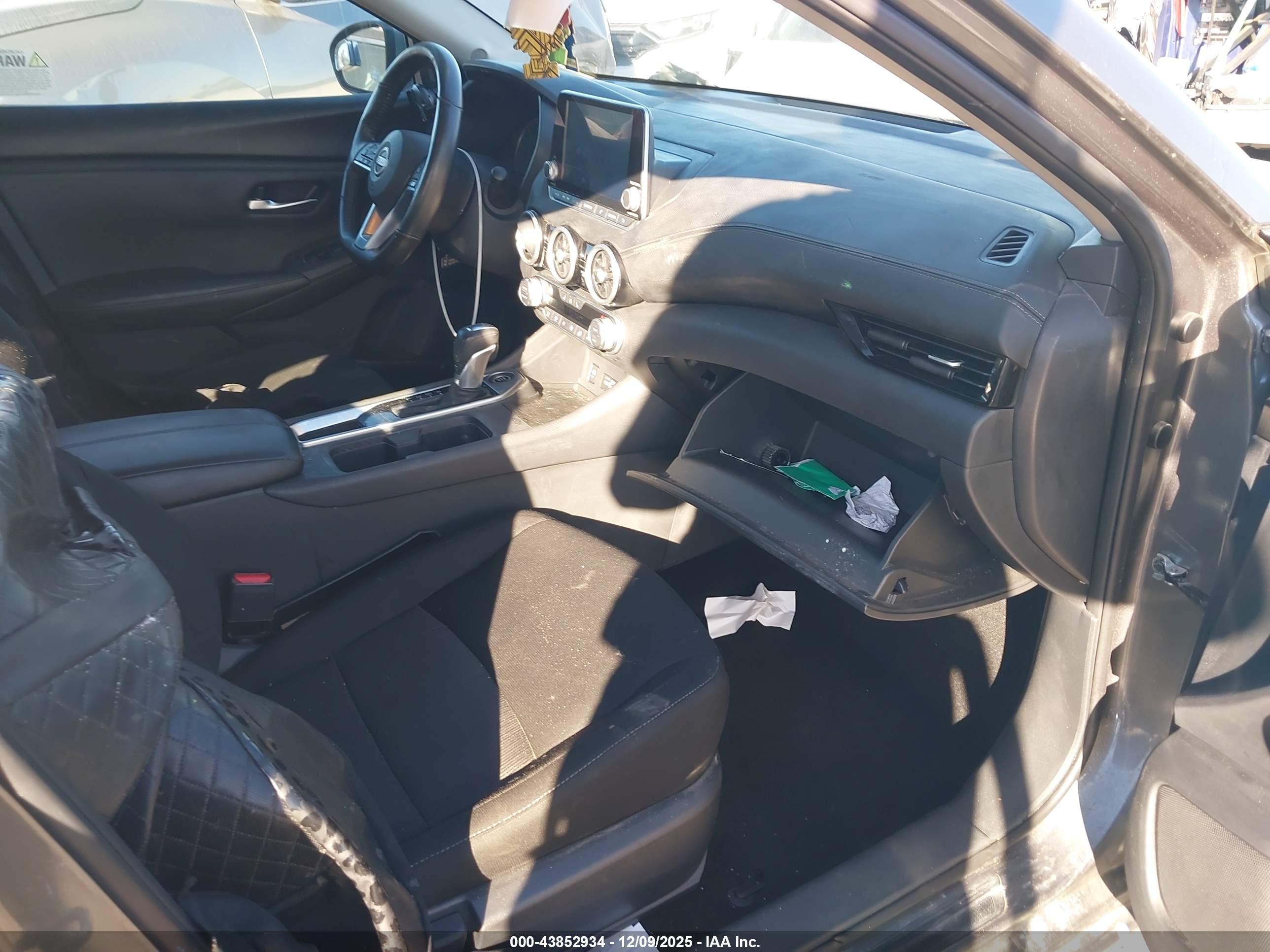 NISSAN SENTRA image 5