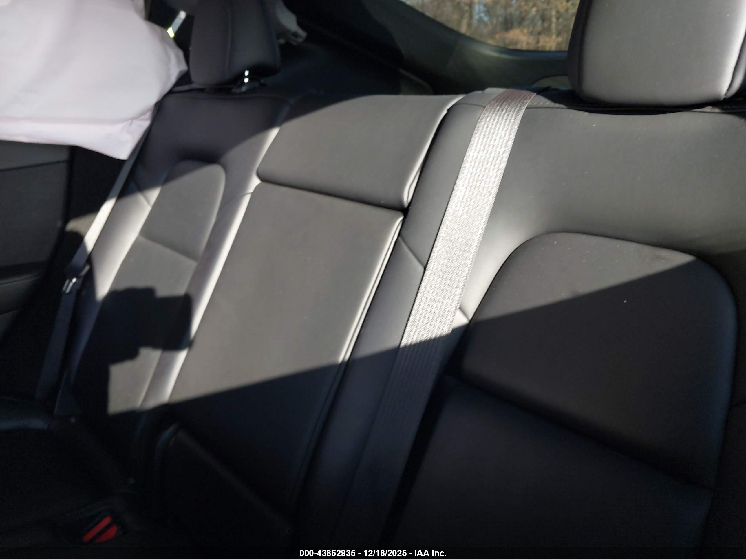 TESLA MODEL image 8
