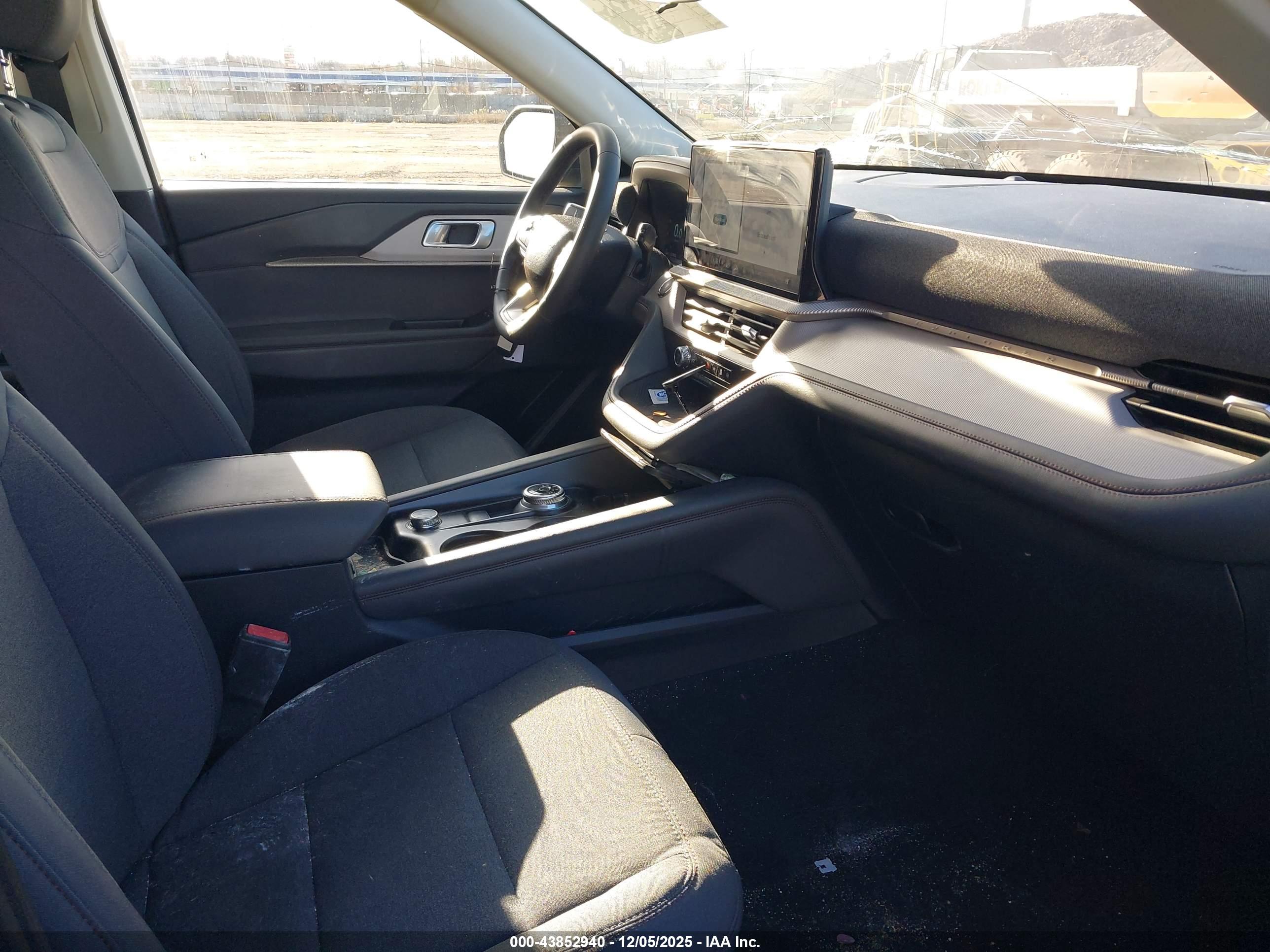 FORD EXPLORER image 5