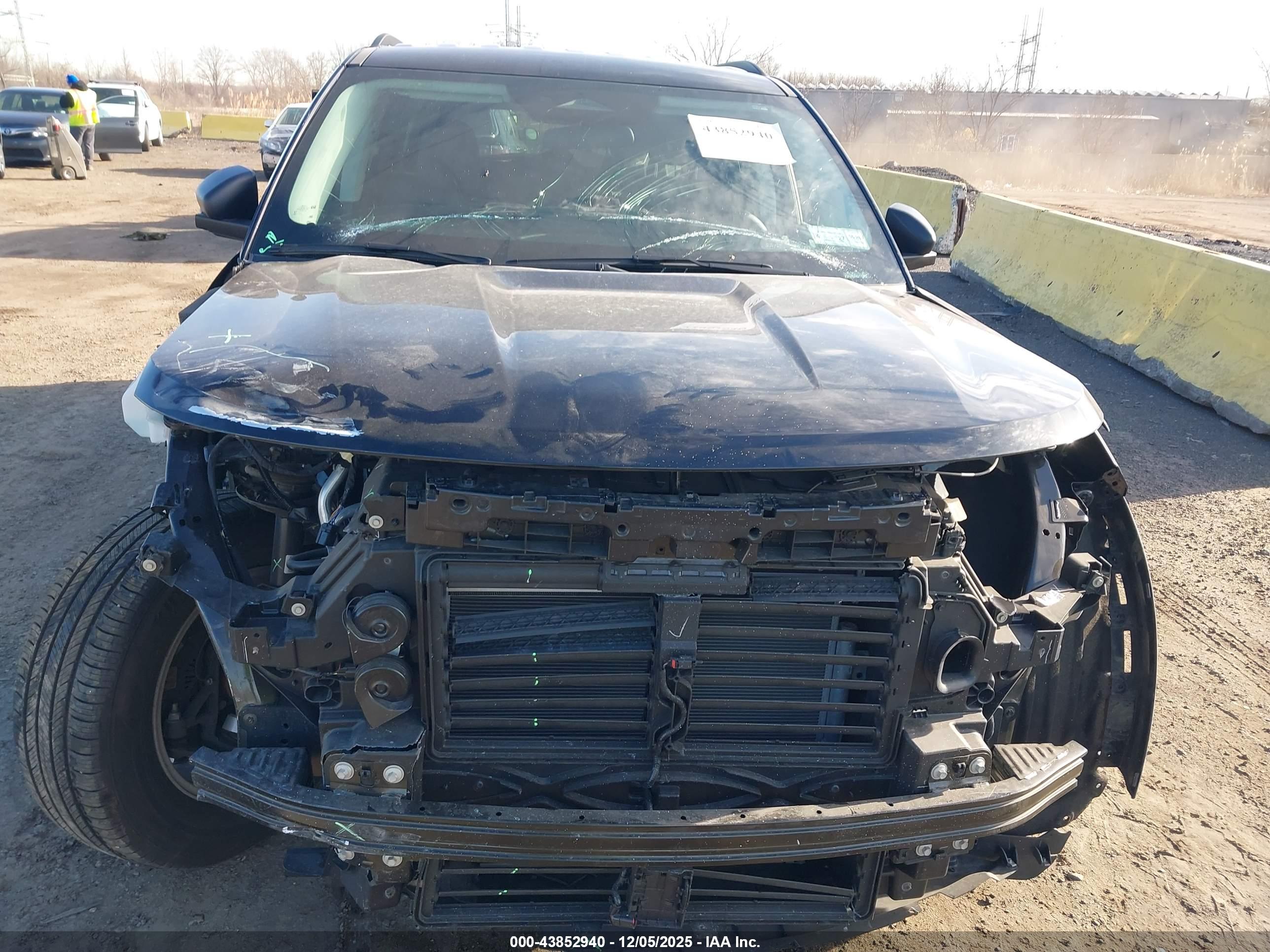 FORD EXPLORER image 6