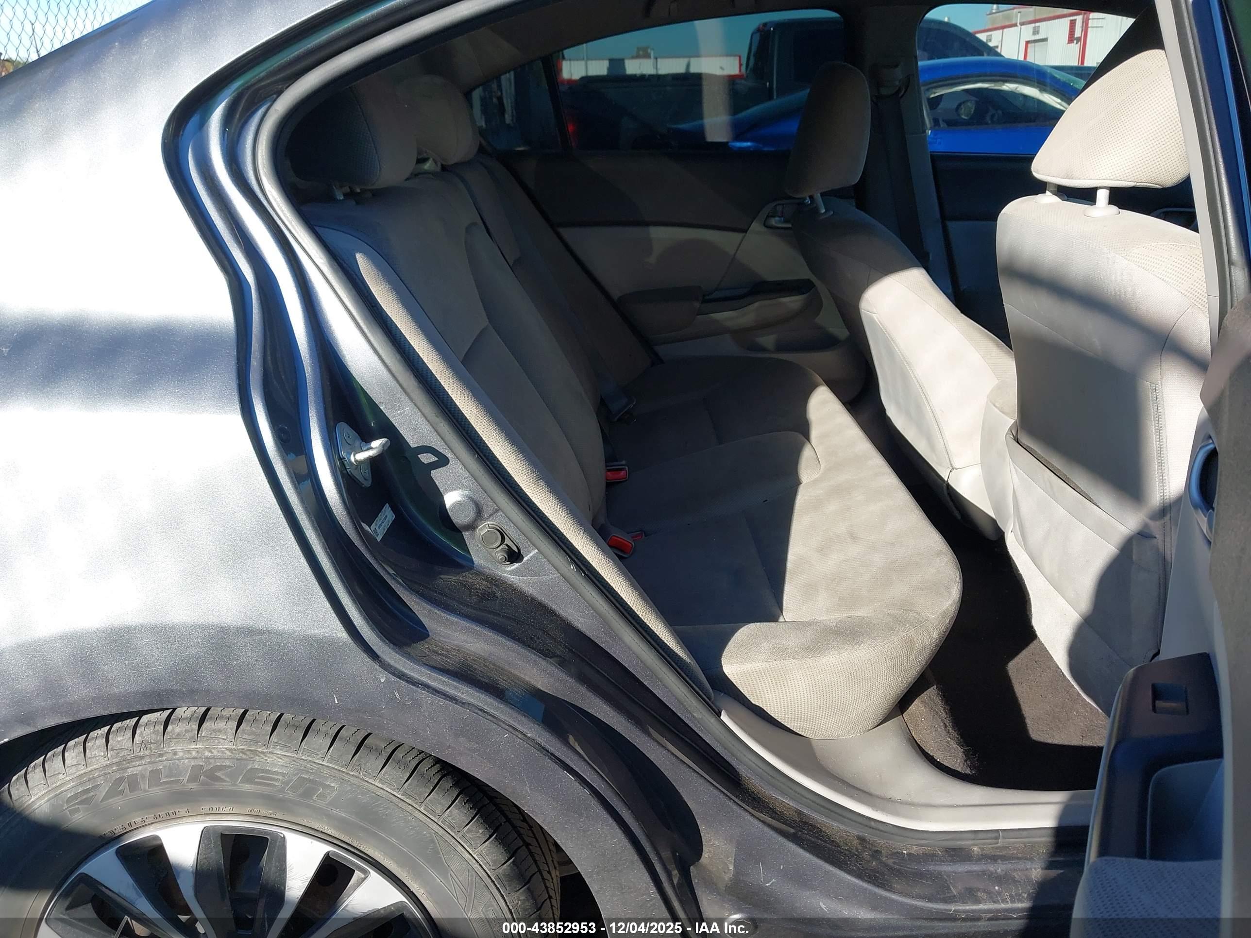 HONDA CIVIC image 8
