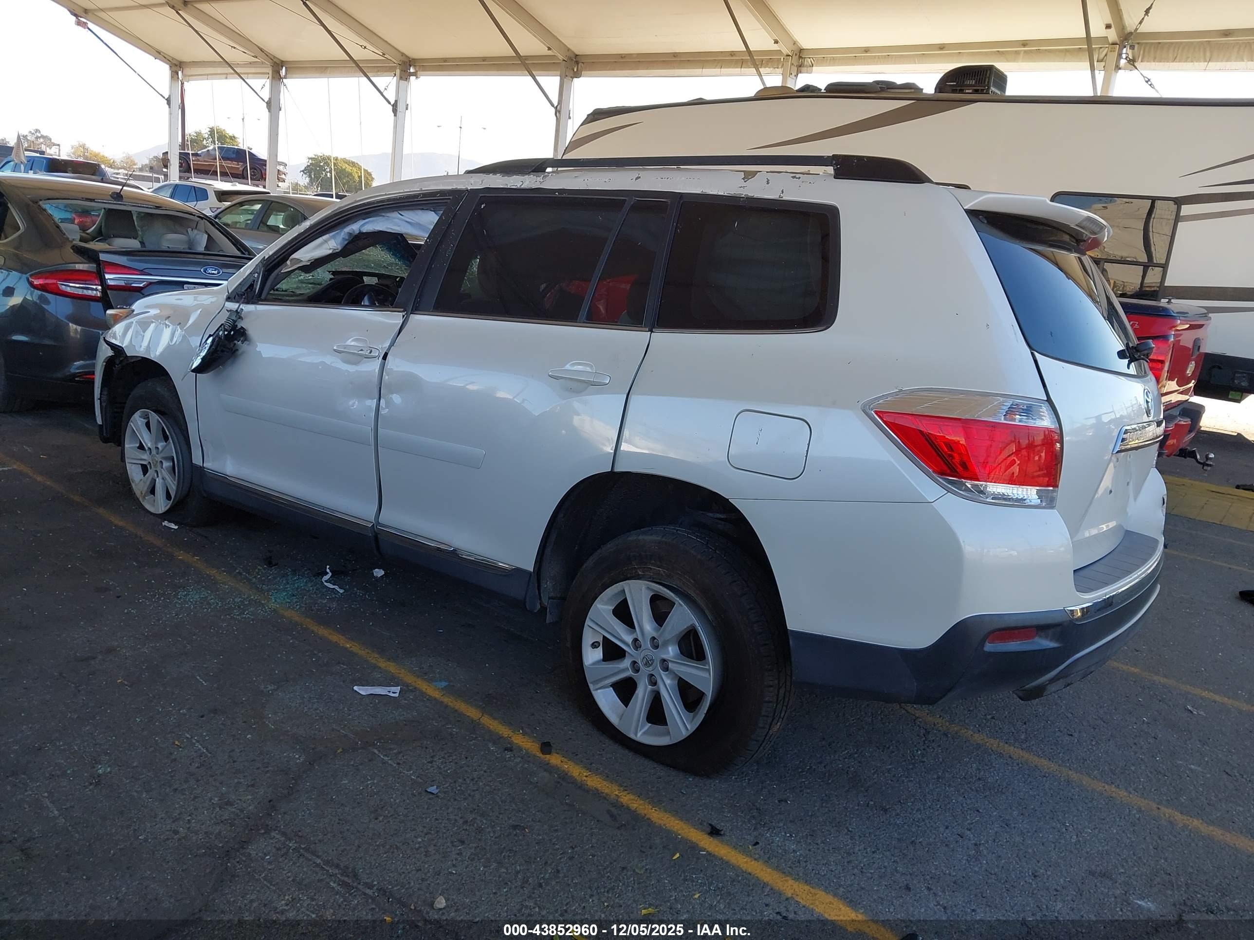 TOYOTA HIGHLANDER image 3