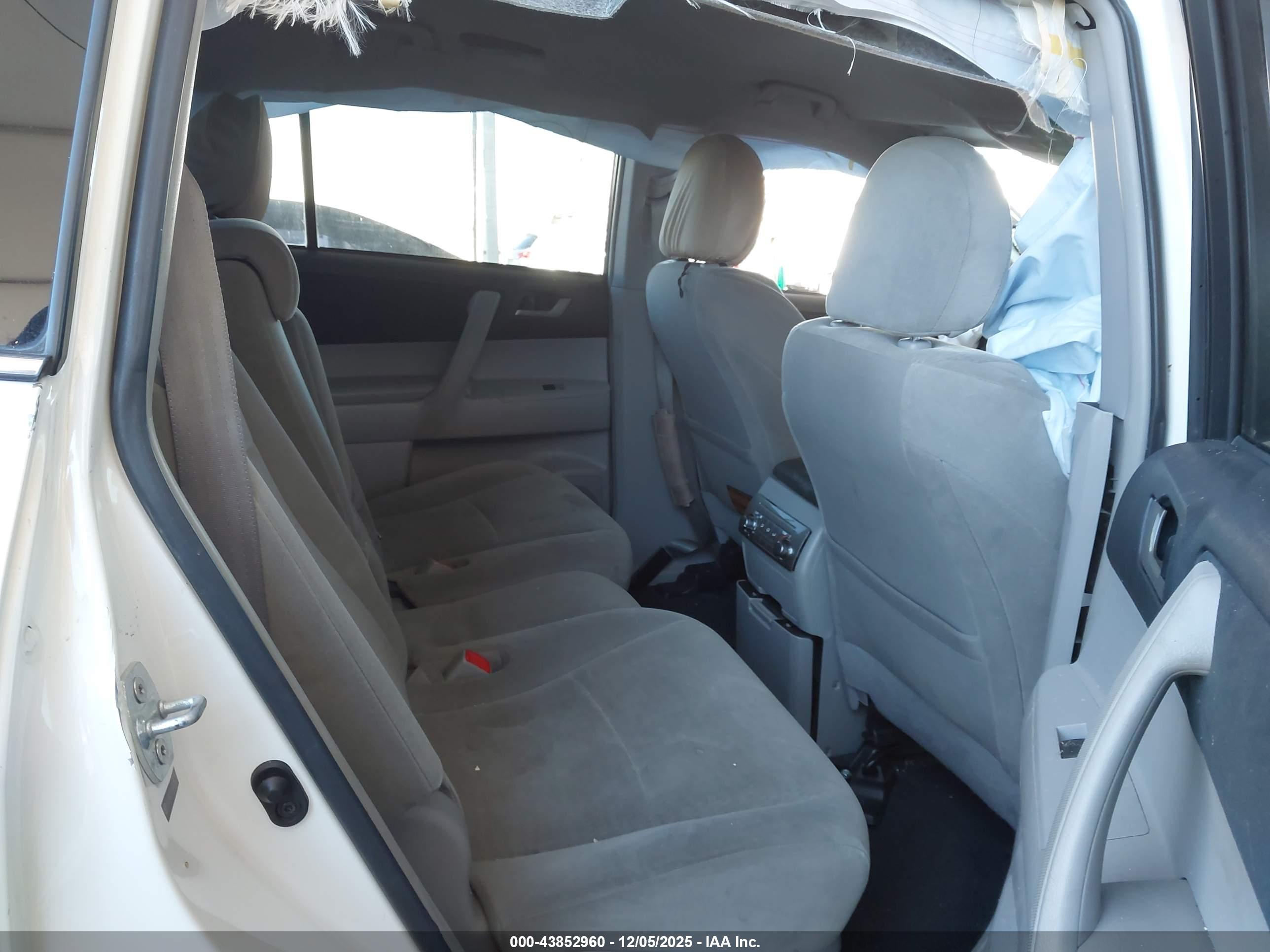 TOYOTA HIGHLANDER image 8