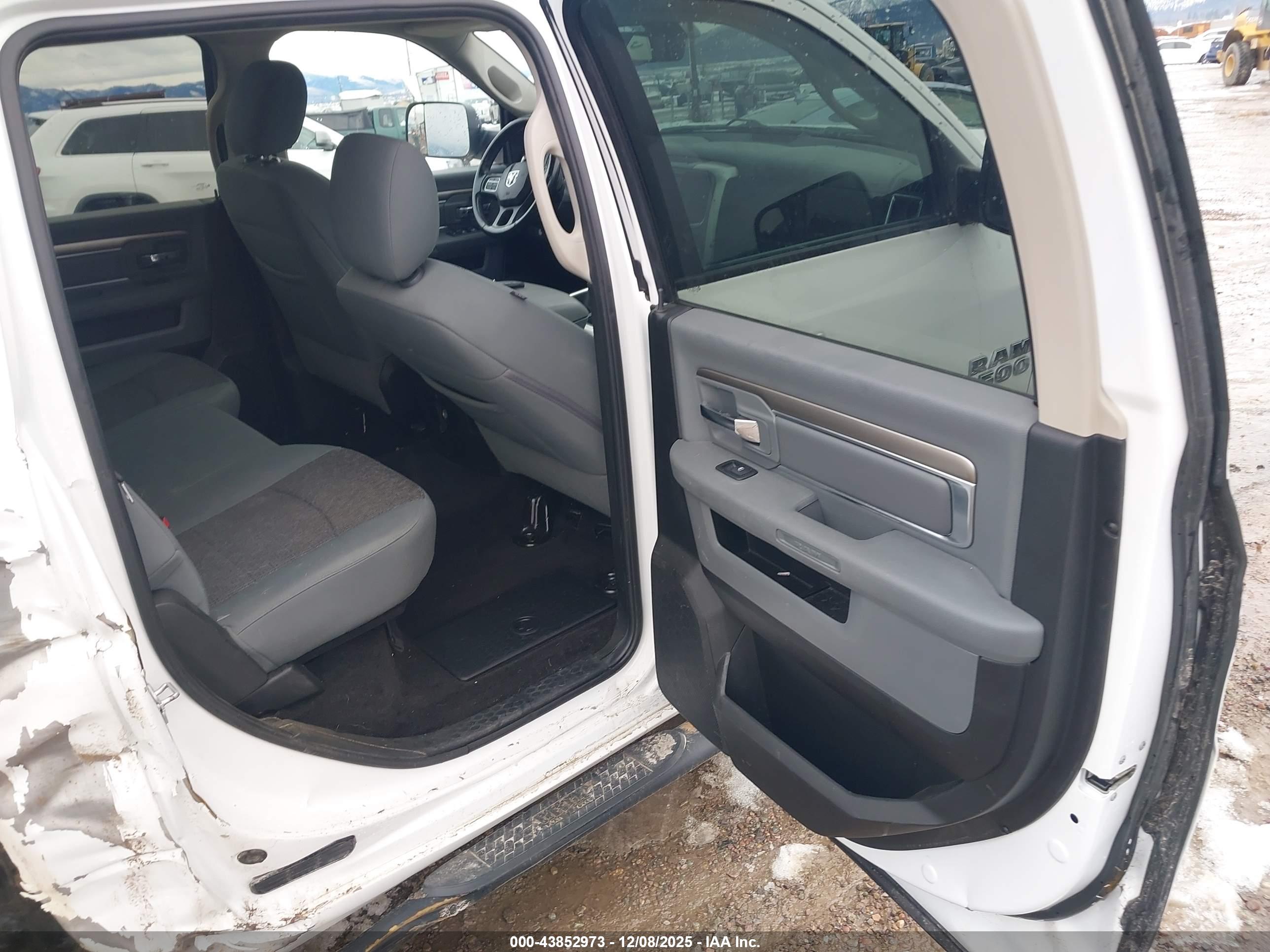 RAM 1500 image 8