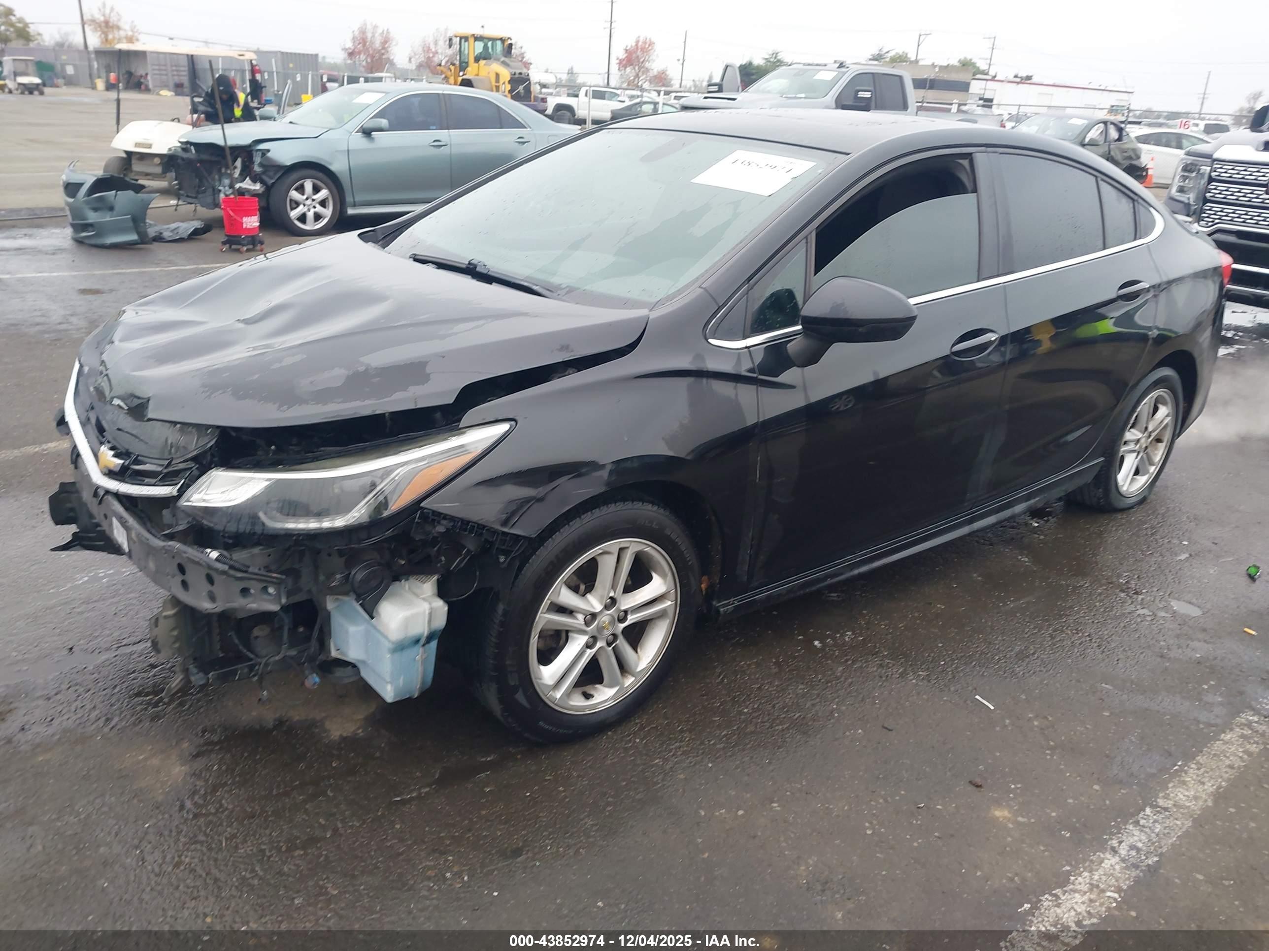 CHEVROLET CRUZE image 2