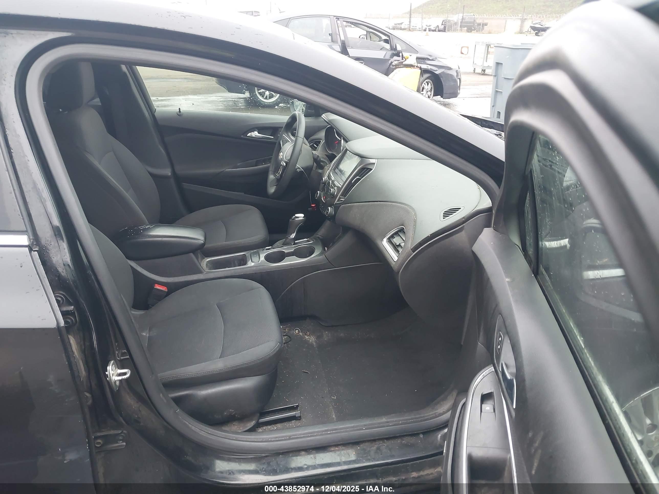 CHEVROLET CRUZE image 5