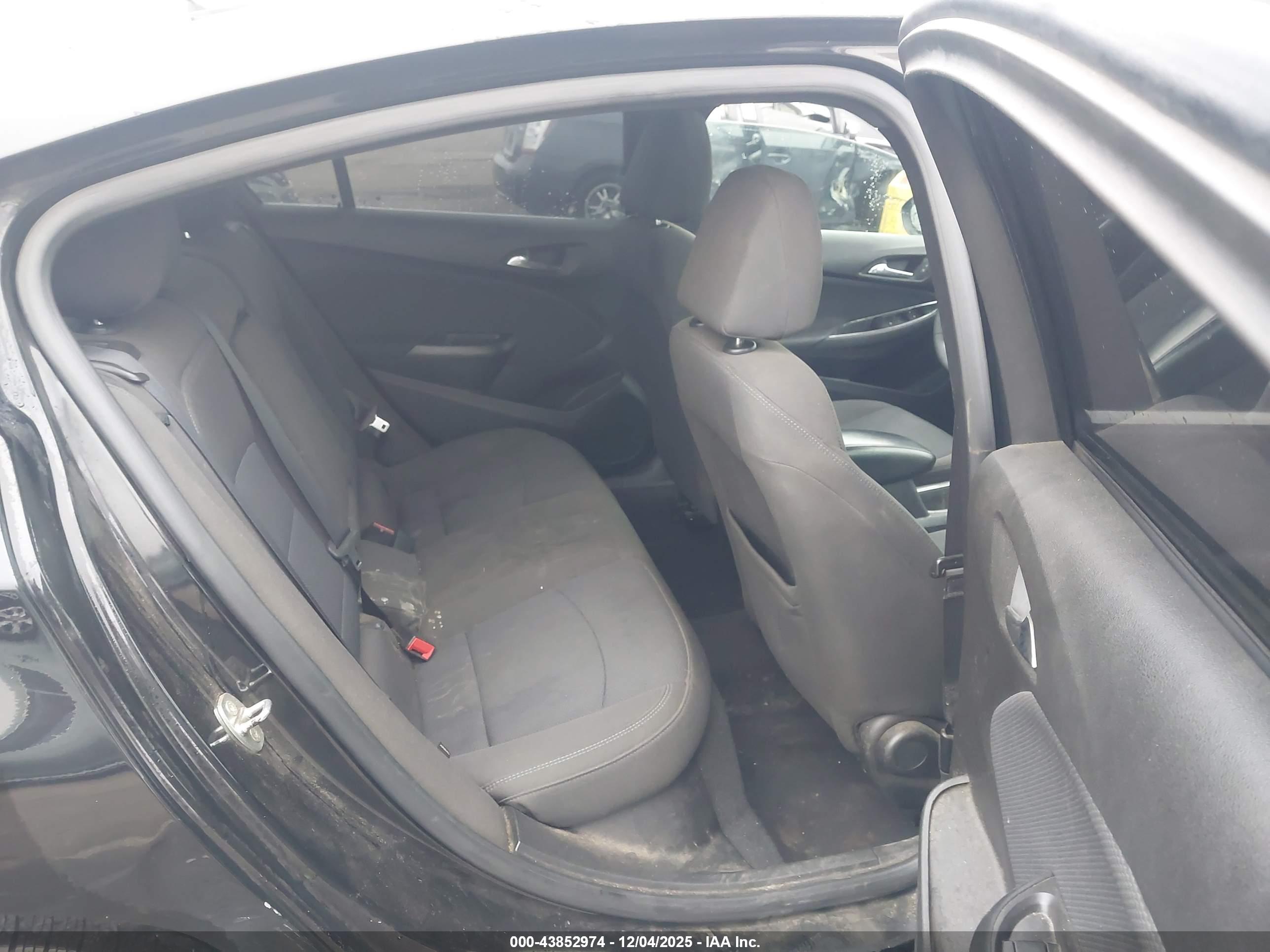 CHEVROLET CRUZE image 8