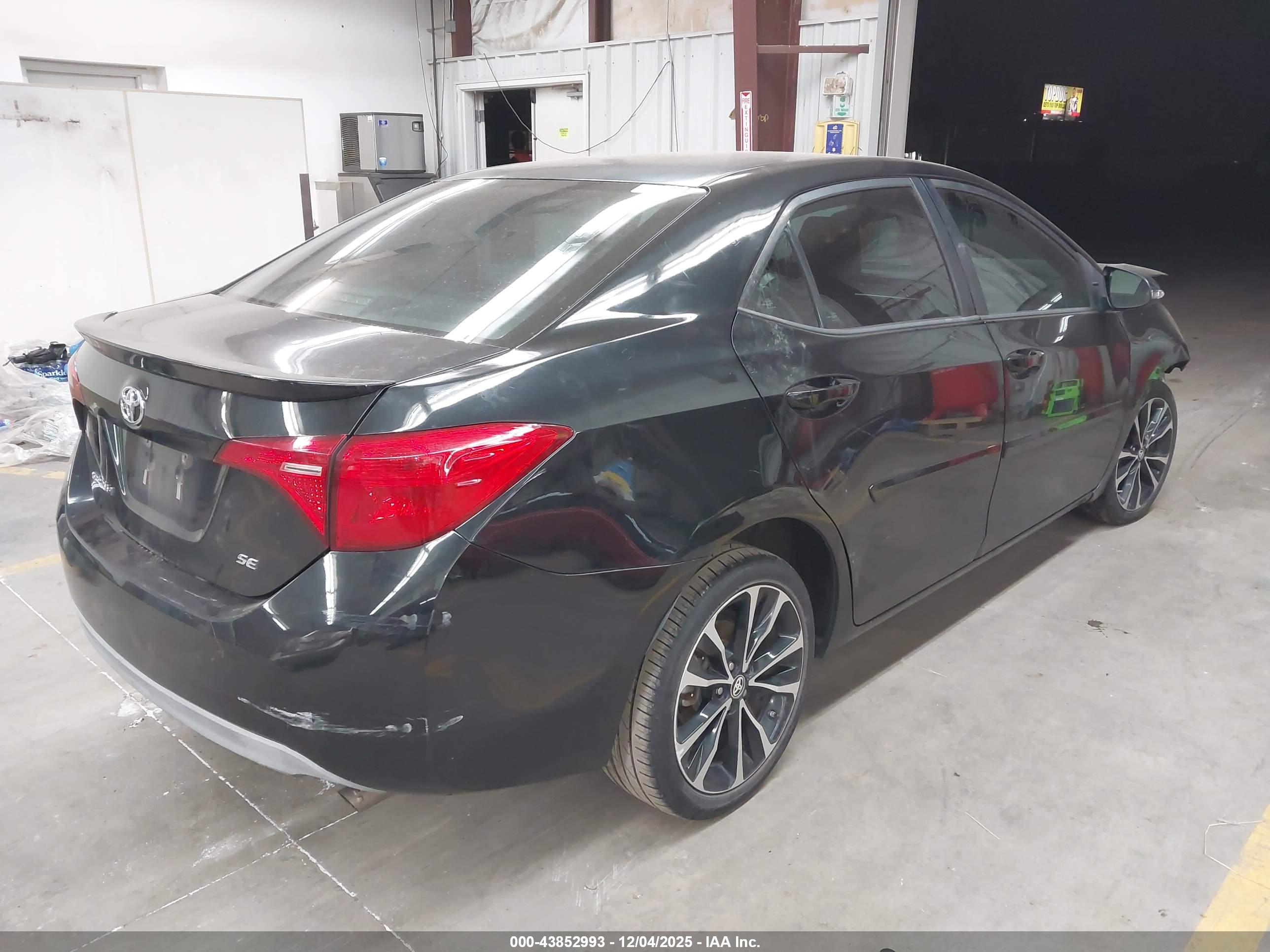 TOYOTA COROLLA image 4