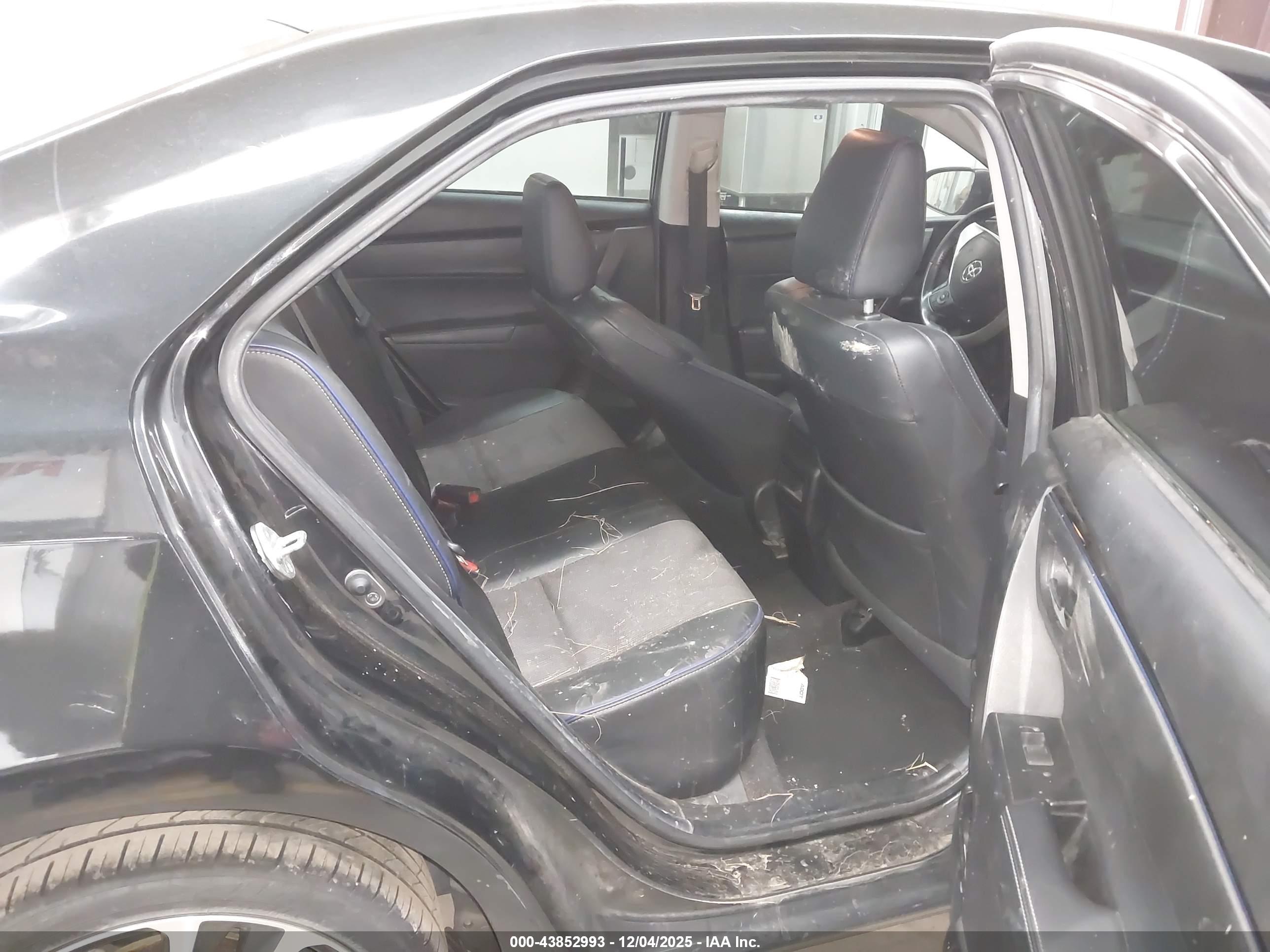 TOYOTA COROLLA image 8