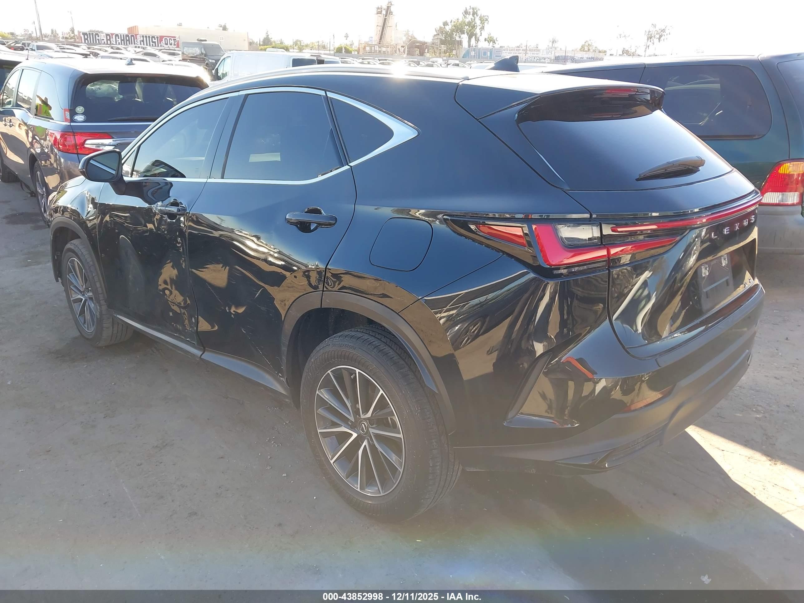 LEXUS NX image 3